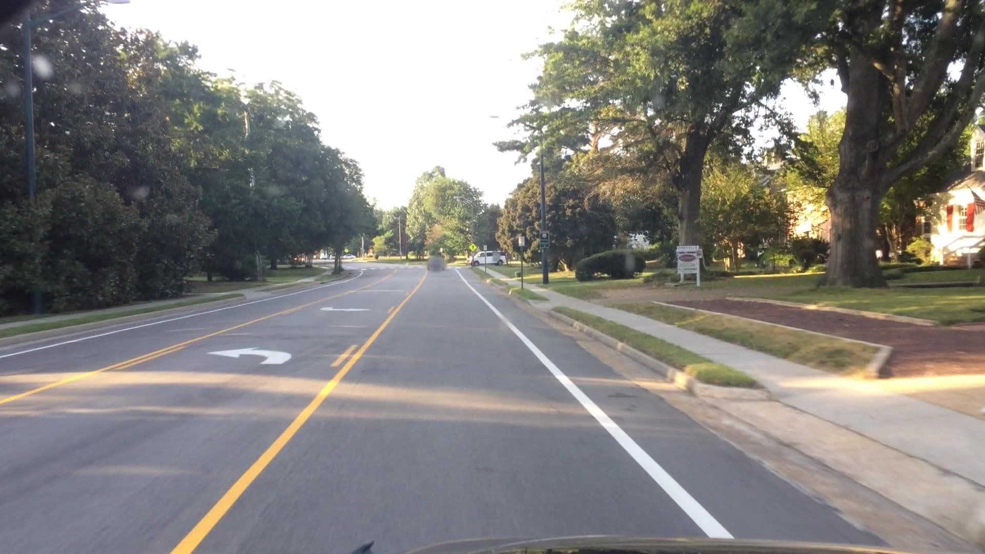 Street view near Boxwood Inn of Williamsburg, Gloucester Point — © lvl5 (CC BY-SA · Mapillary)