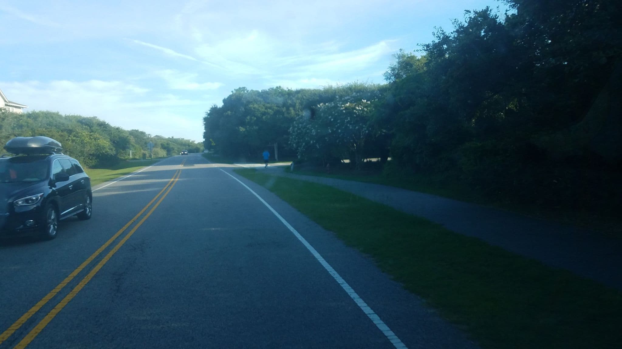 Street view near Some Damned Beach House, Southern Shores — © jbthemilker (CC BY-SA · Mapillary)