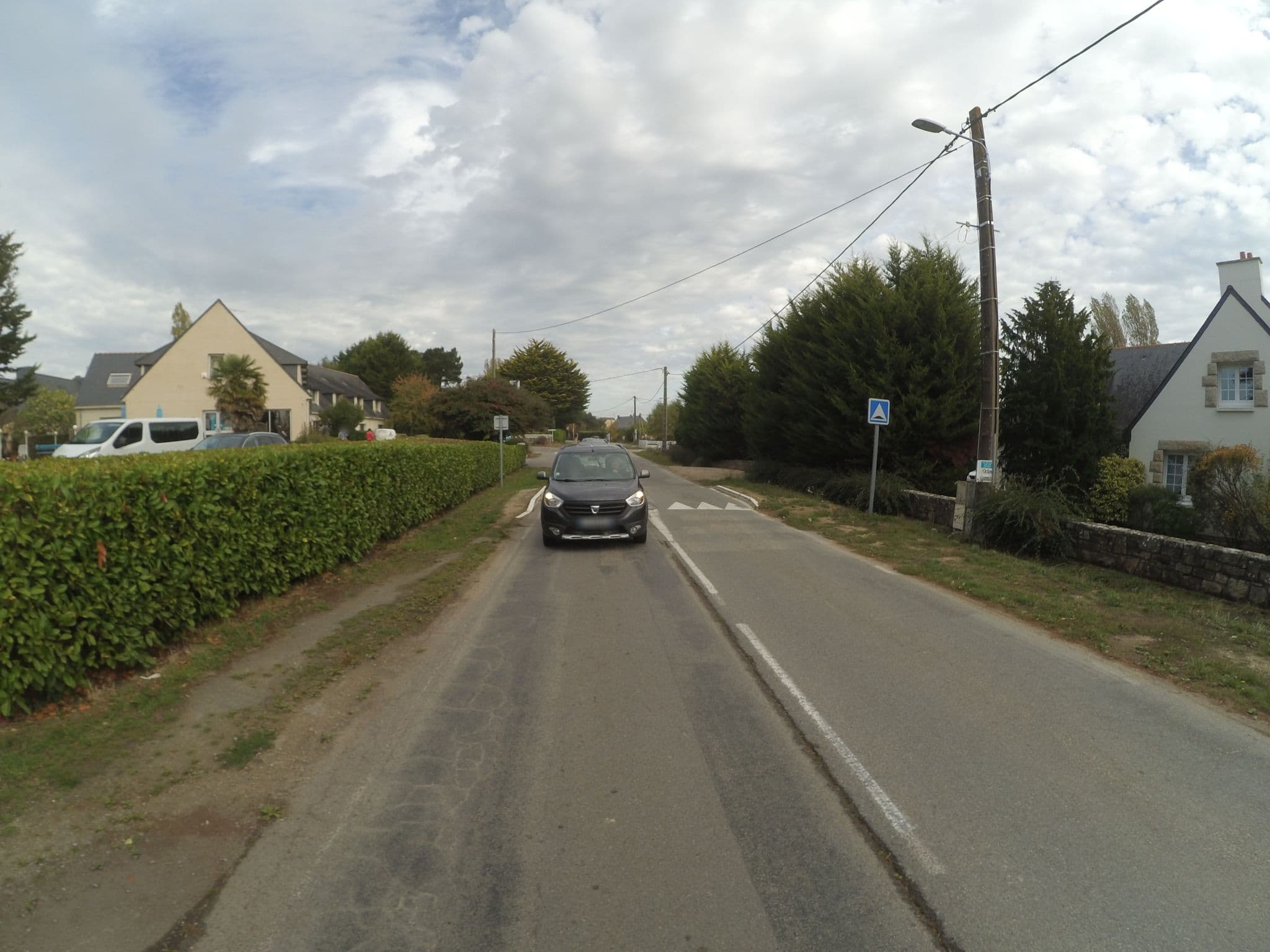 Street view near Hôtel La Voile Bleue, Erdeven — © stephanep (CC BY-SA · Mapillary)