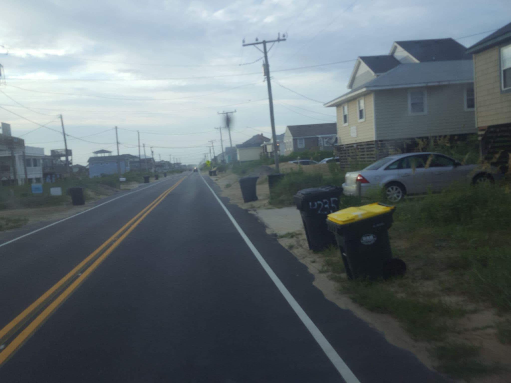 Street view near Gracie Bell Seashell, Kitty Hawk — © jbthemilker (CC BY-SA · Mapillary)