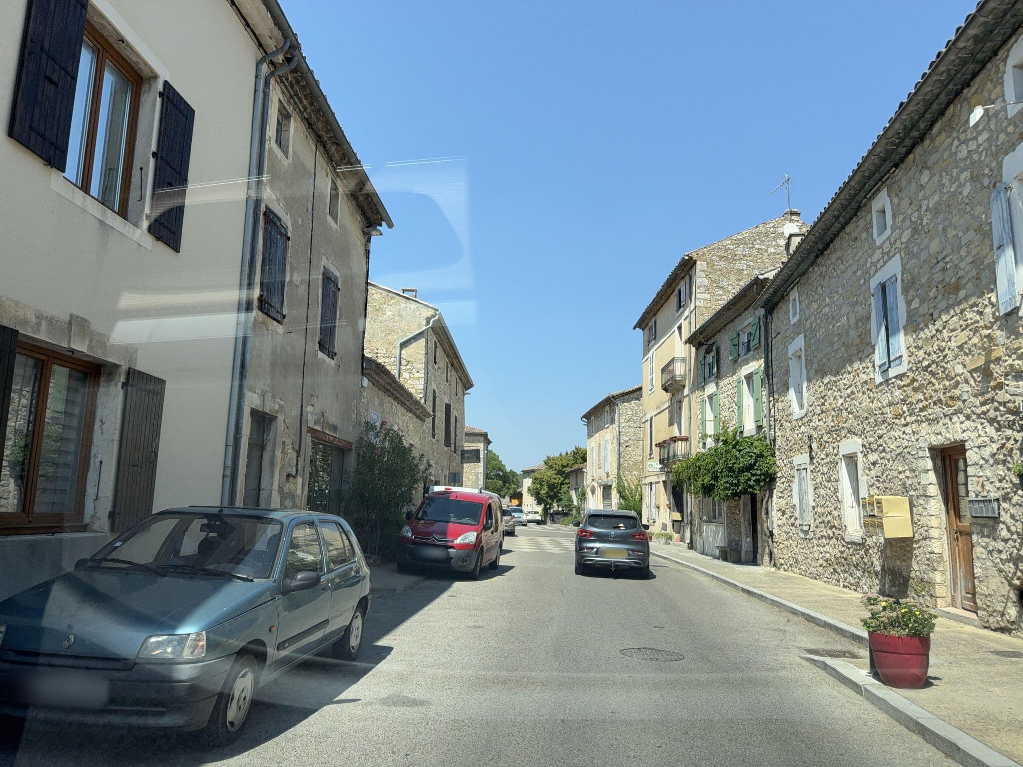 Street view near Le Cheval Blanc, Vallon-Pont-d'Arc — © ottor (CC BY-SA · Mapillary)