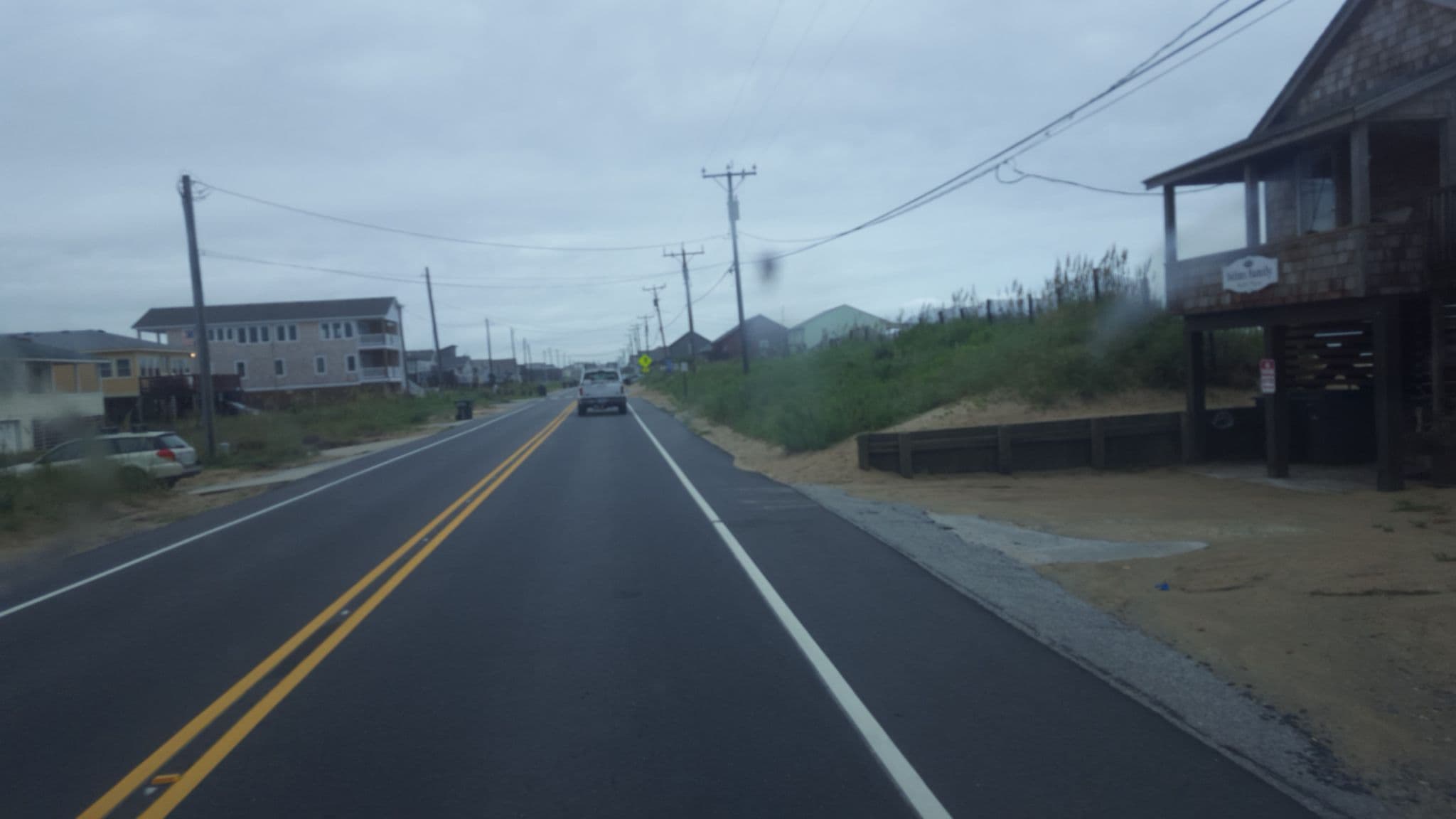 Street view near Rosey Shores, Kitty Hawk — © jbthemilker (CC BY-SA · Mapillary)