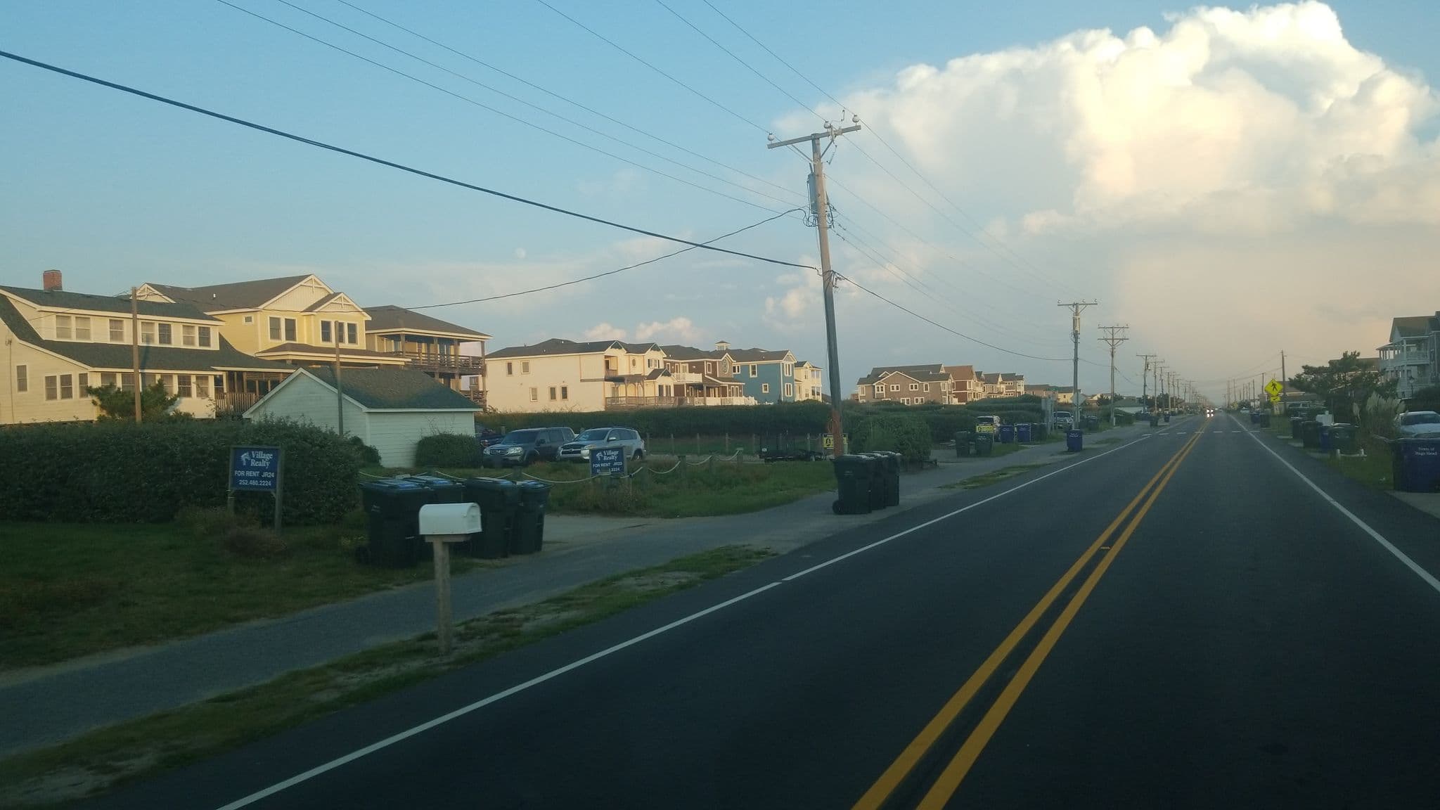 Street view near Mangos, Nags Head — © jbthemilker (CC BY-SA · Mapillary)