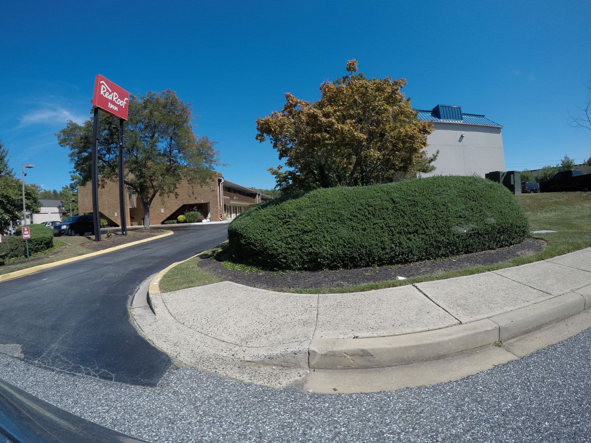 Street view near Sunset Hotel Group, Edgewood — © m86 (CC BY-SA · Mapillary)
