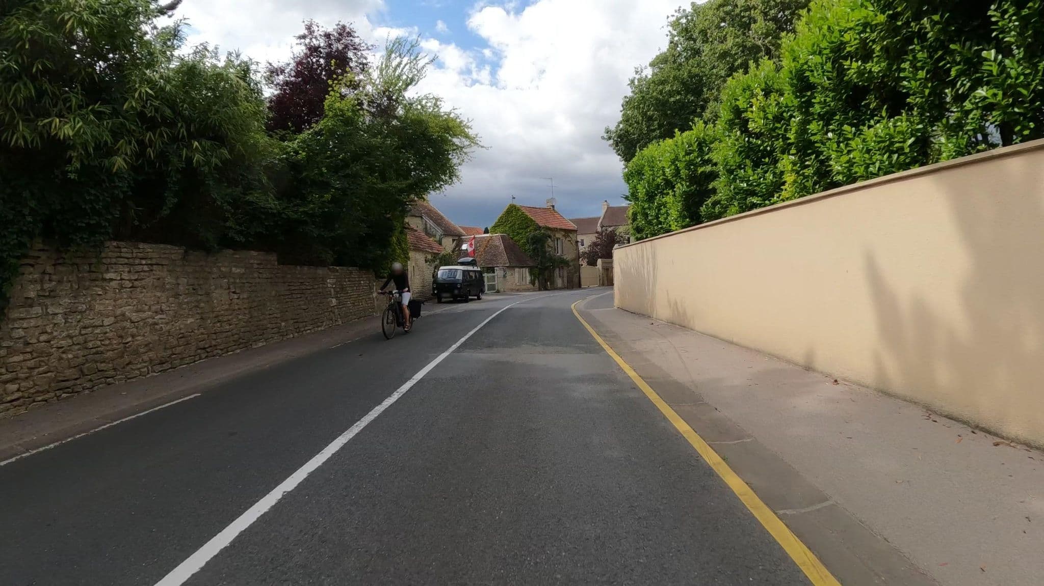 Street view near La Malposte, Courseulles-sur-Mer — © Nzau (CC BY-SA · Mapillary)