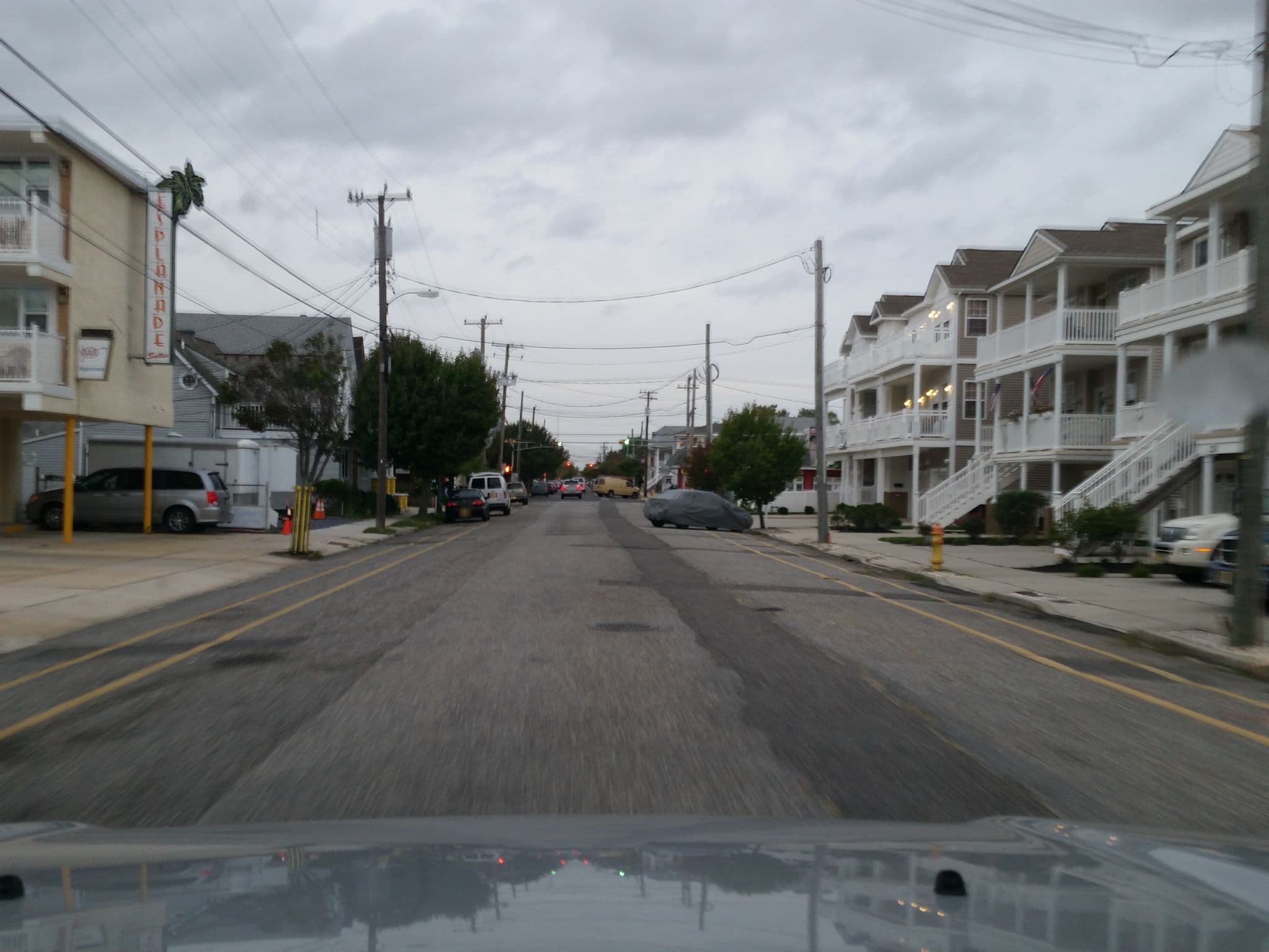 Street view near Esplanade Suites Wildwood (New Jersey), Wildwood Crest — © dgearhart (CC BY-SA · Mapillary)