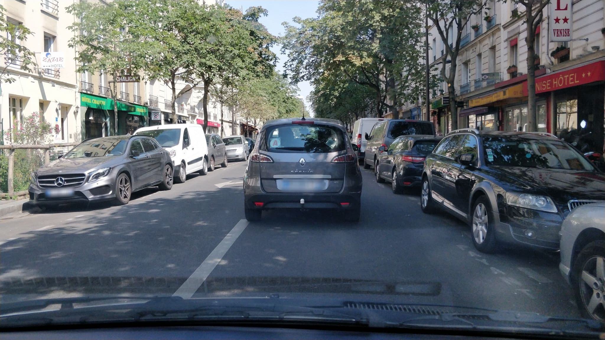 Street view near Hôtel de Venise, Paris 12 Reuilly — © svr123456789 (CC BY-SA · Mapillary)
