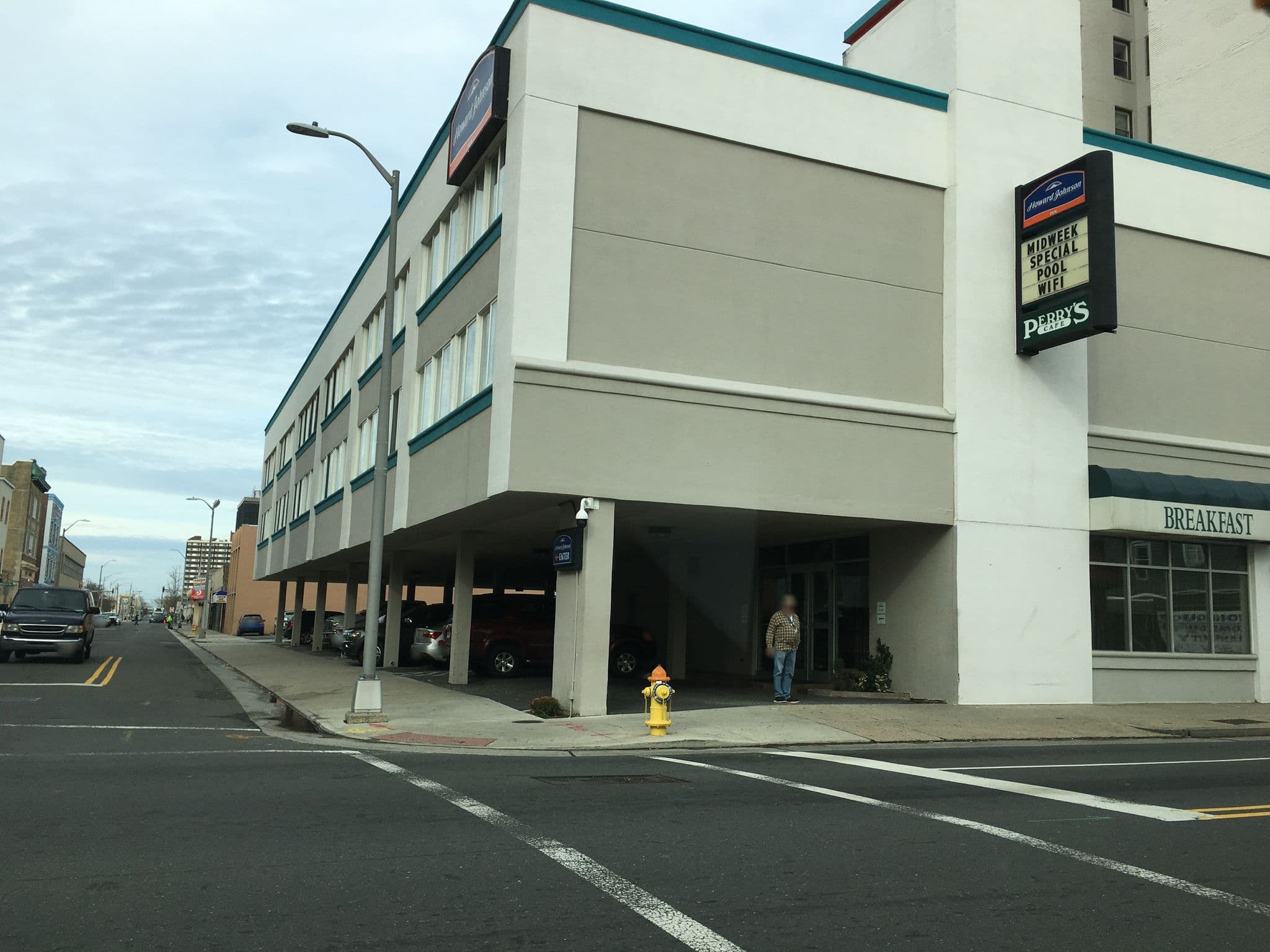Street view near Howard Johnsons Atlantic City, Atlantic City — © racerx (CC BY-SA · Mapillary)