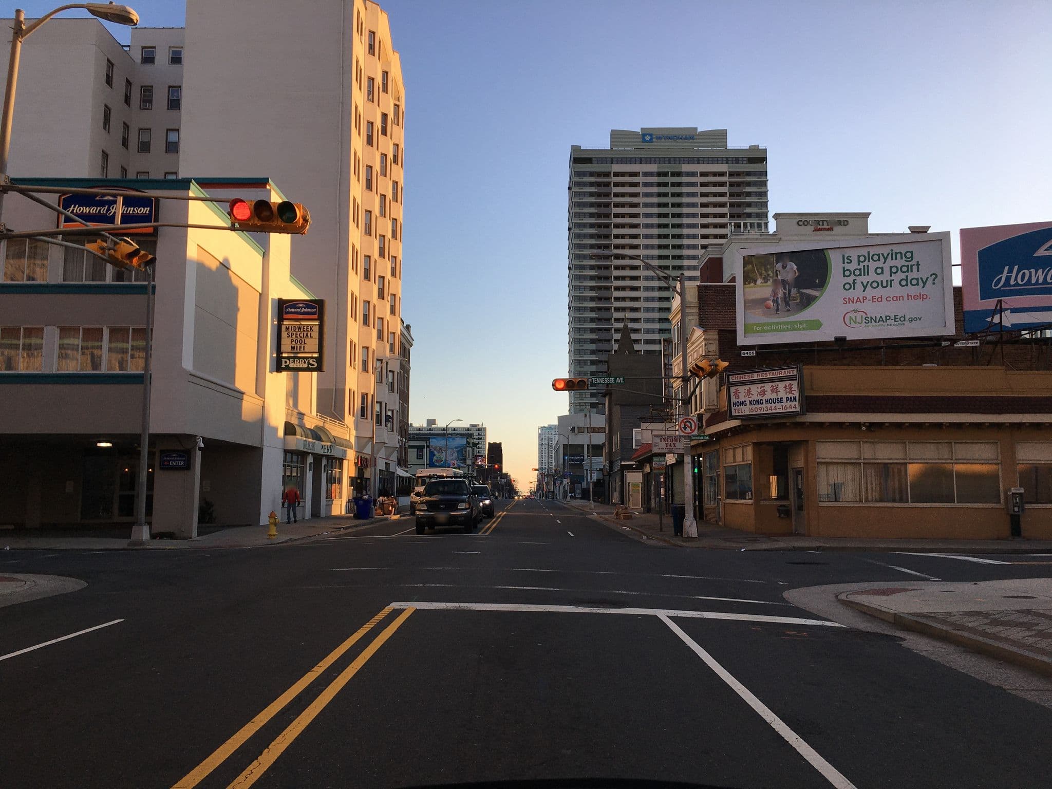 Street view near Howard Johnsons Pool, Atlantic City — © racerx (CC BY-SA · Mapillary)