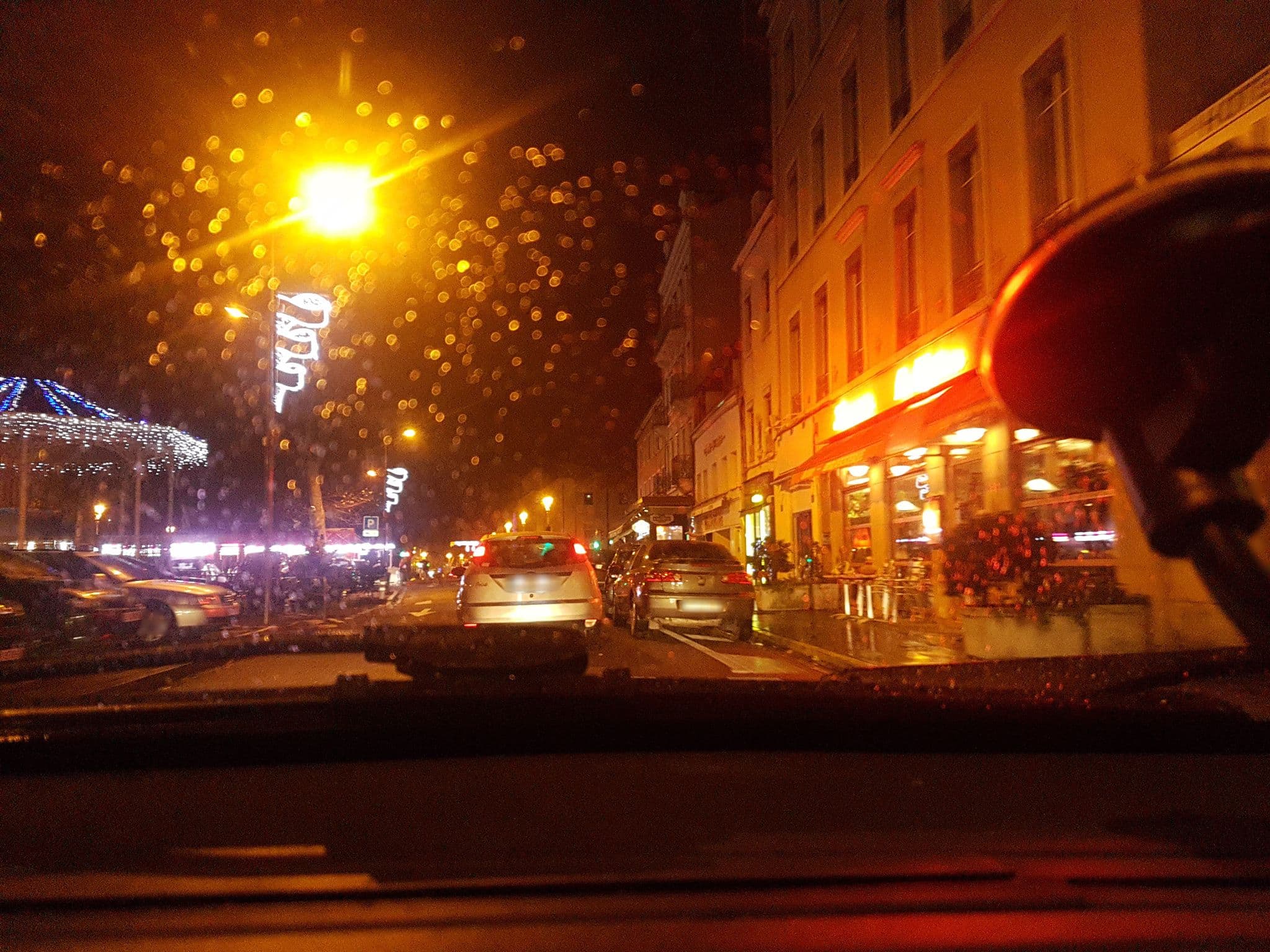 Street view near Hôtel Saint-Hubert, Chalon-sur-Saône — © globeur (CC BY-SA · Mapillary)