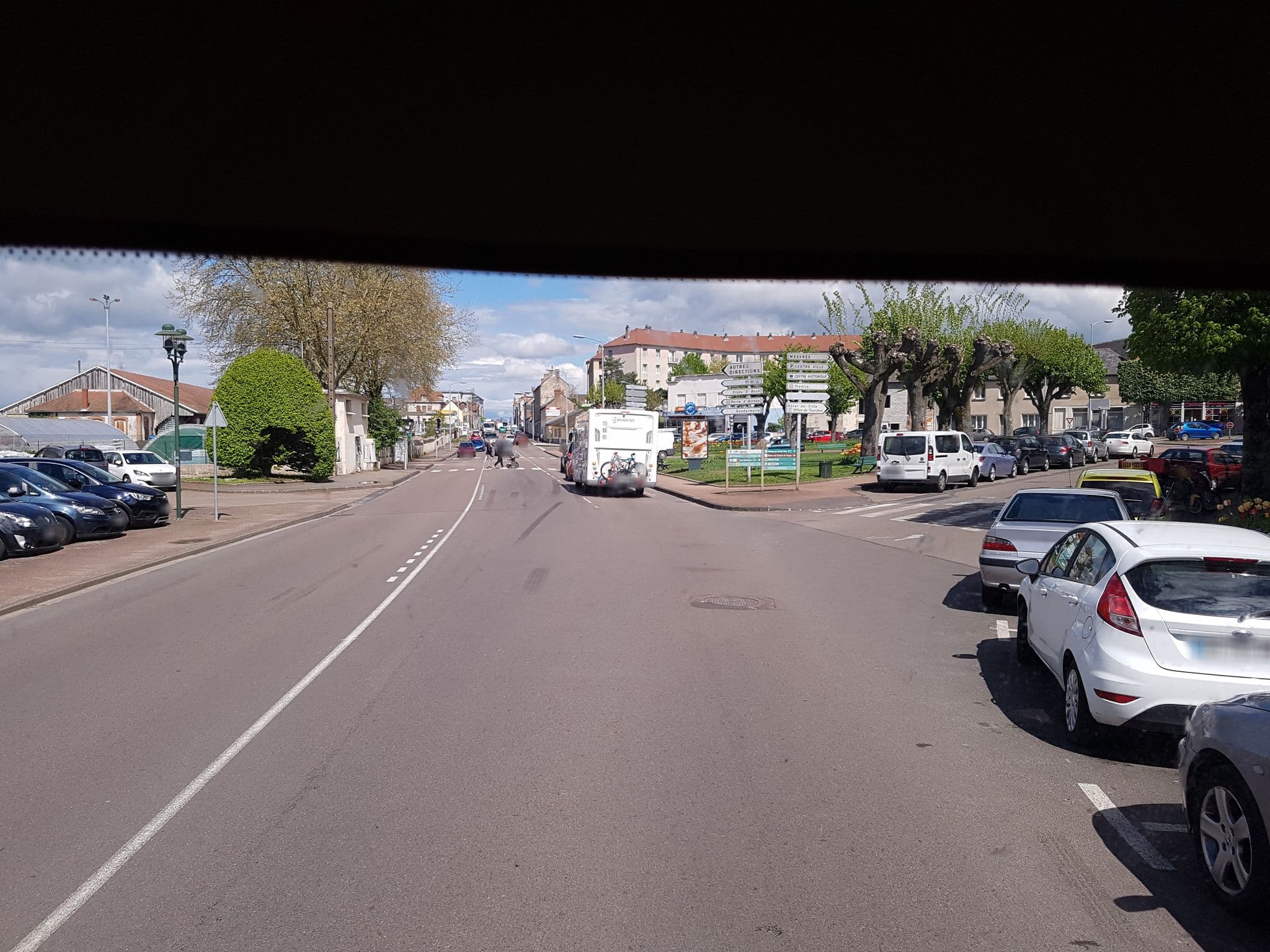 Street view near Hôtel-Restaurant du Commerce et Touring, Autun — © bernardvoyageur (CC BY-SA · Mapillary)