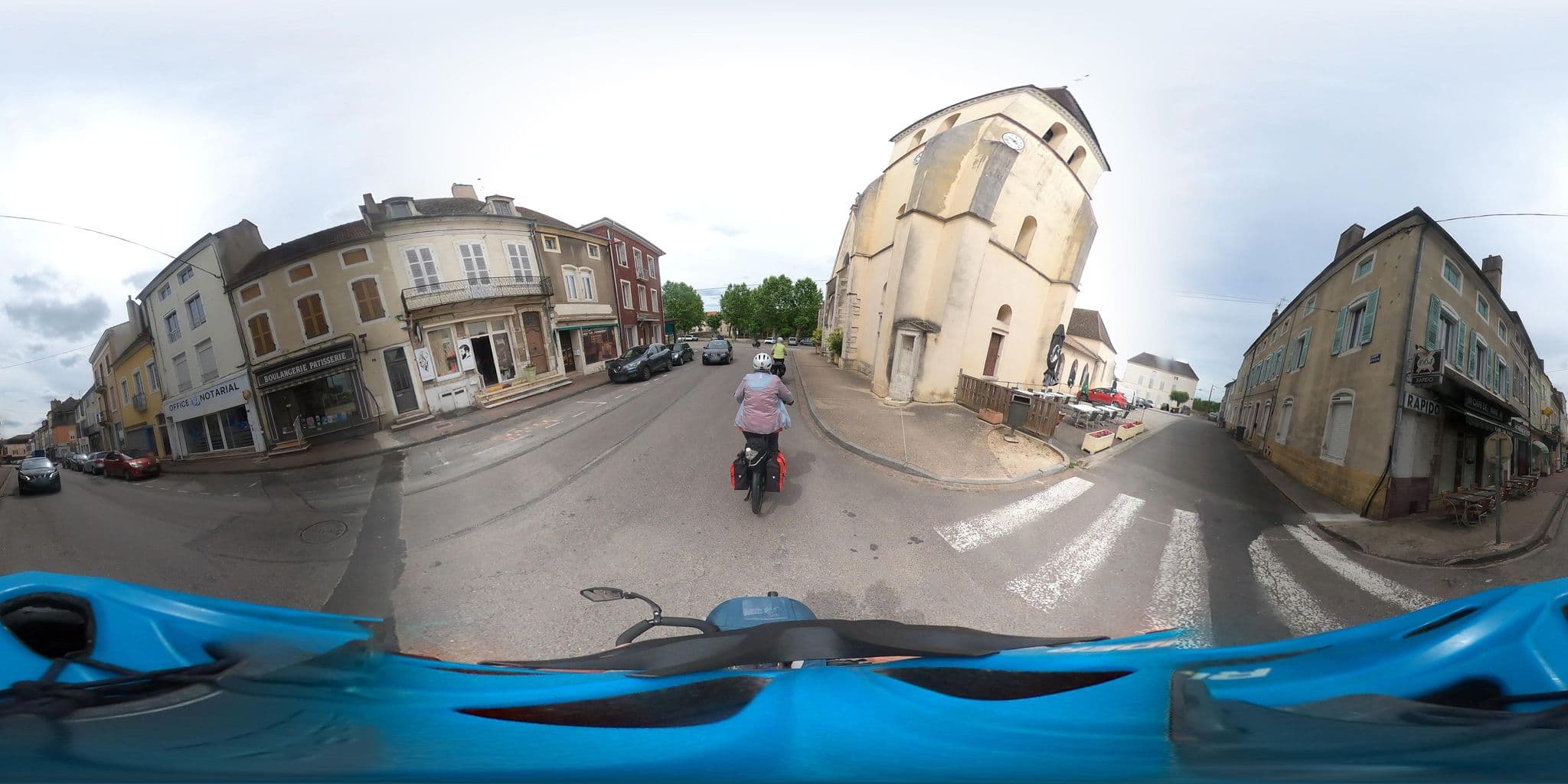 Street view near Les Trois Maures, Verdun-sur-le-Doubs — © padididejurbise (CC BY-SA · Mapillary)