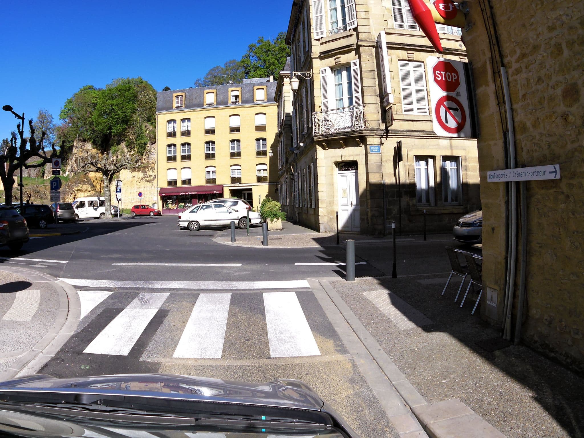 Street view near Le Saint-Albert, Sarlat-la-Canéda — © zors1843 (CC BY-SA · Mapillary)