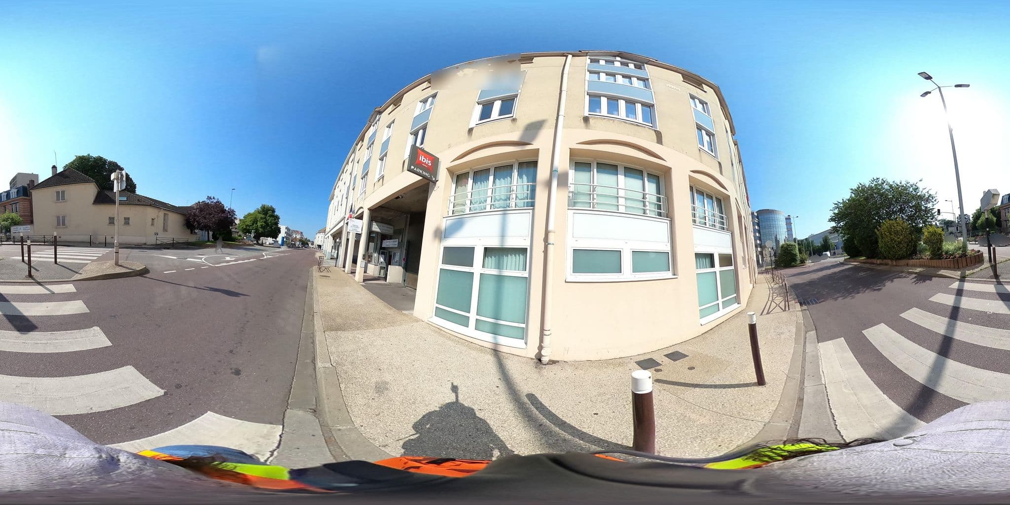 Street view near Hôtel Ibis Poissy, Poissy — © nlehuby (CC BY-SA · Mapillary)