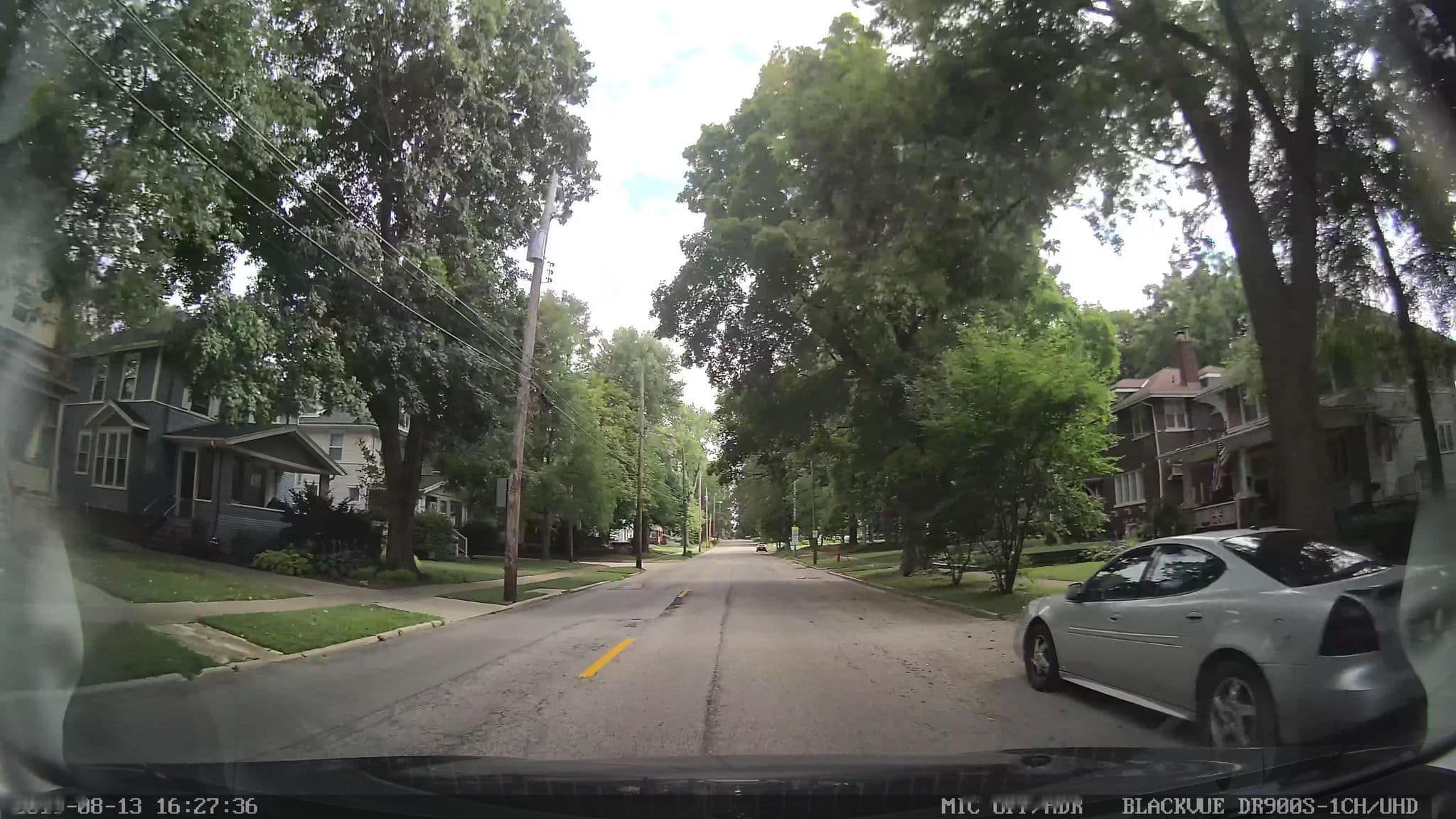 Street view near Hindsy Inn, Normal — © smichae (CC BY-SA · Mapillary)