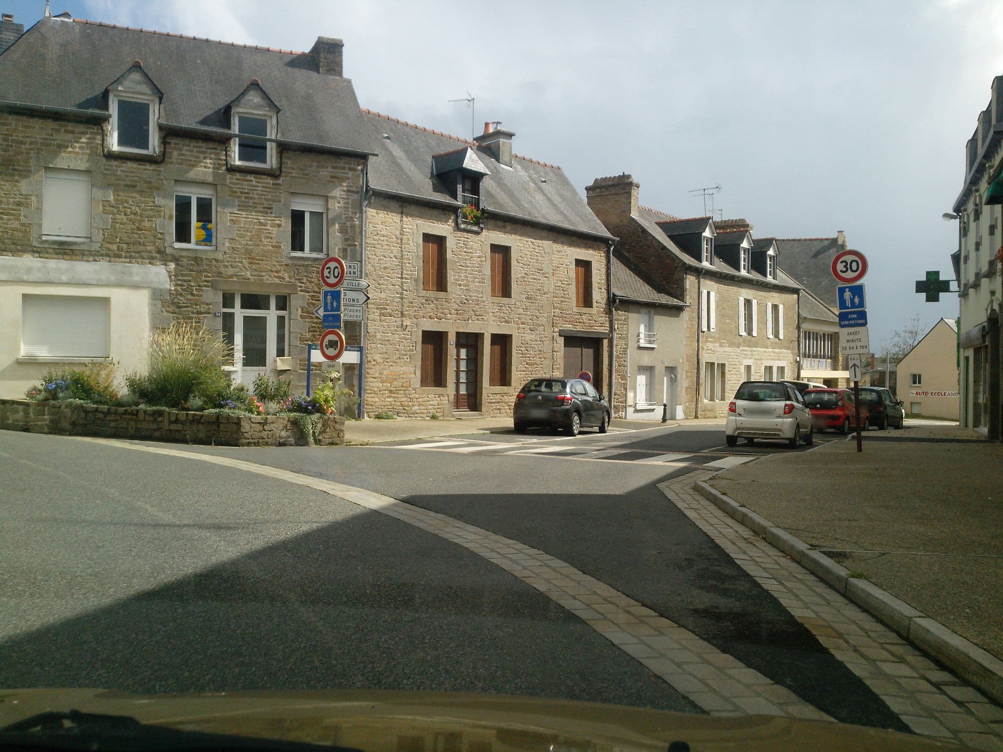 Street view near Le Madeleine, Merdrignac — © hamlet (CC BY-SA · Mapillary)
