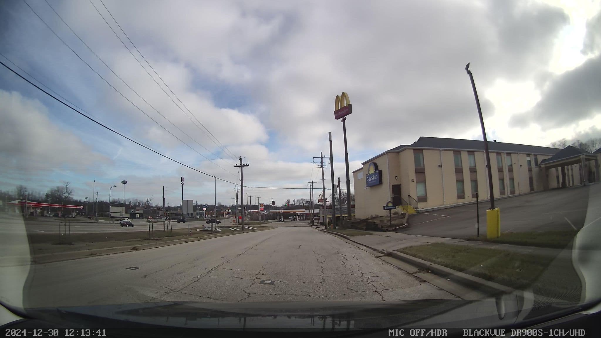 Street view near La Quinta Inn, Normal — © smichae (CC BY-SA · Mapillary)