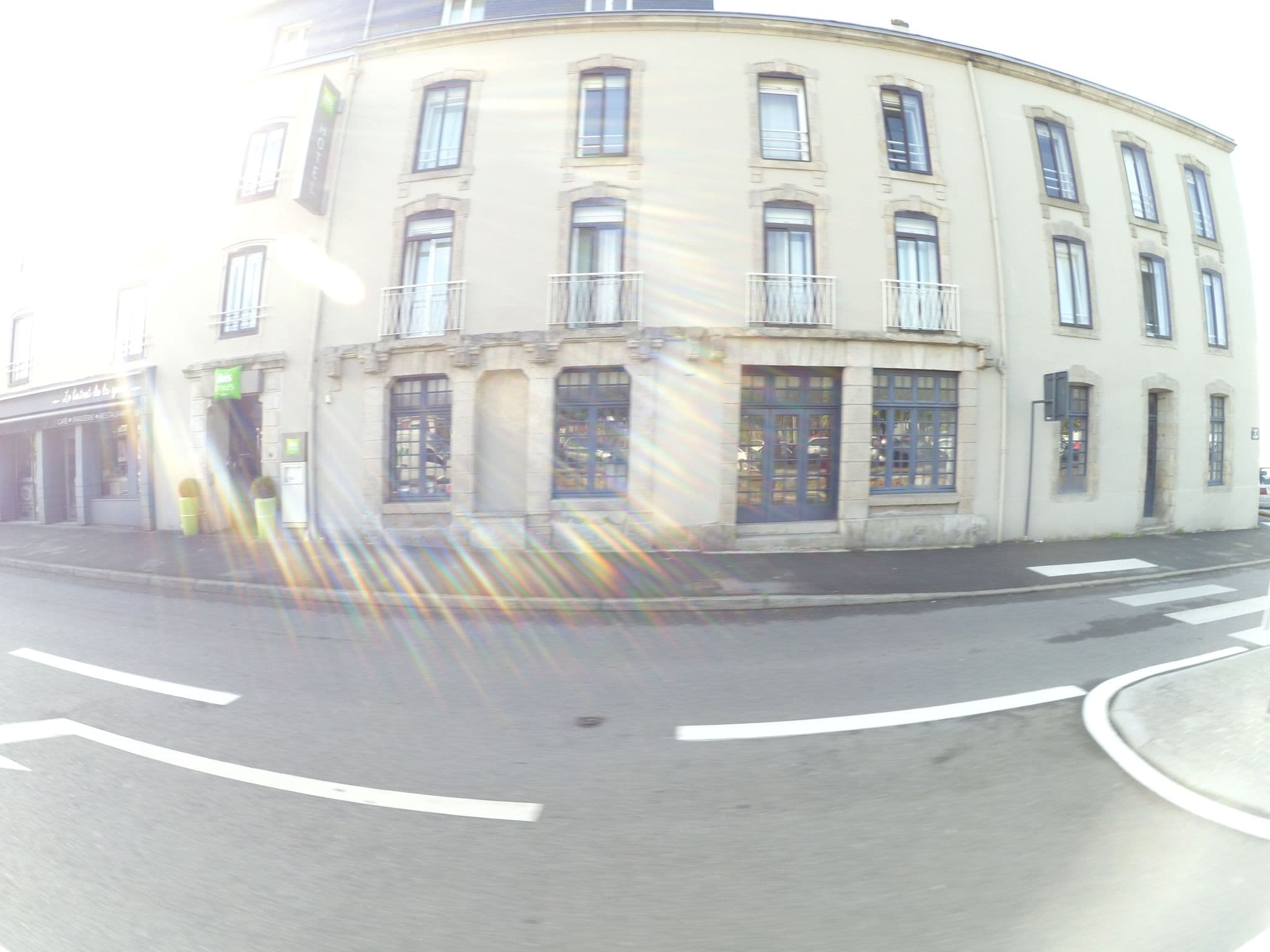 Street view near Ibis Styles, Vannes — © stephanep (CC BY-SA · Mapillary)