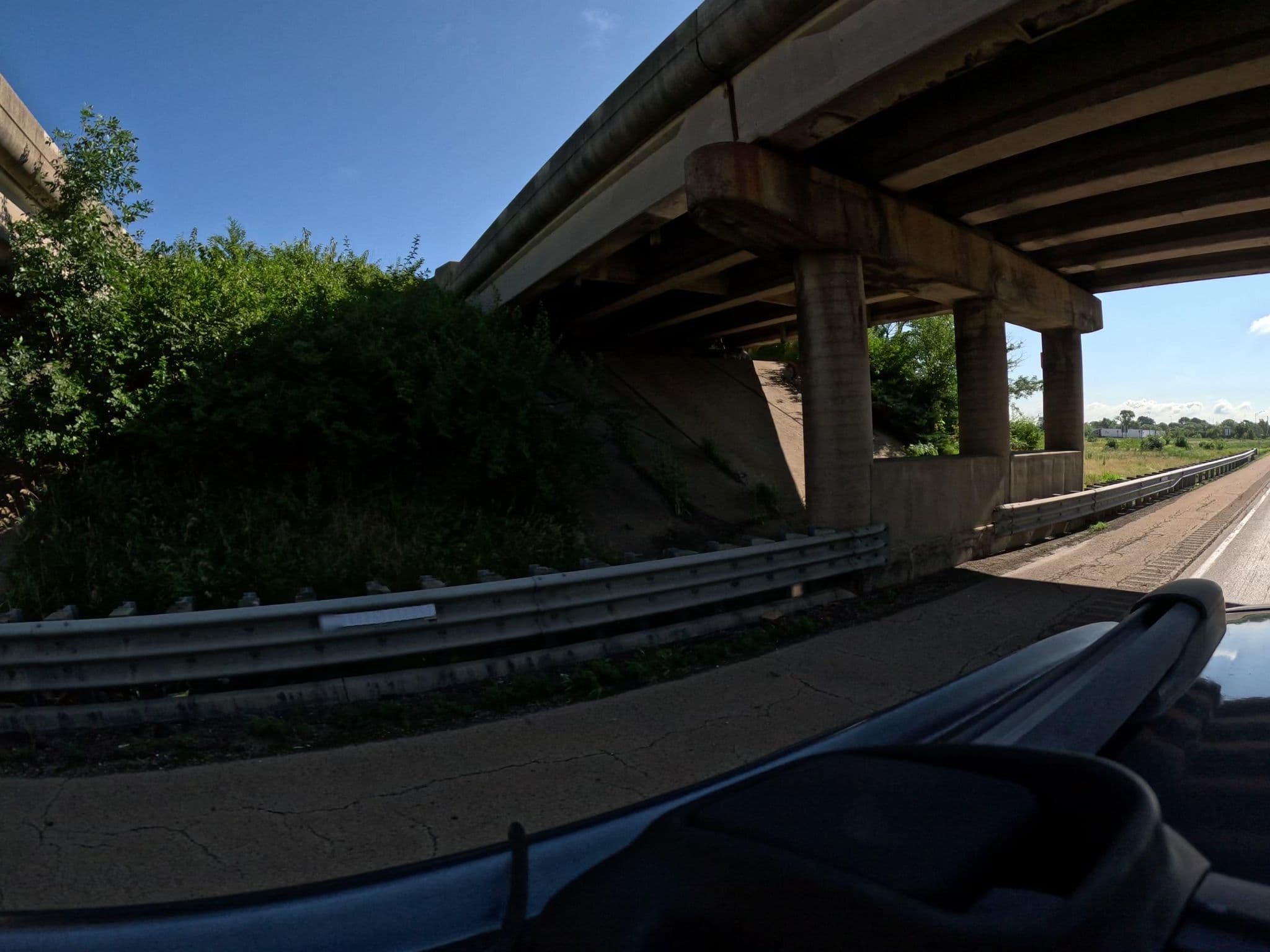 Street view near Tiki Inn, La Salle — © vorpalblade (CC BY-SA · Mapillary)