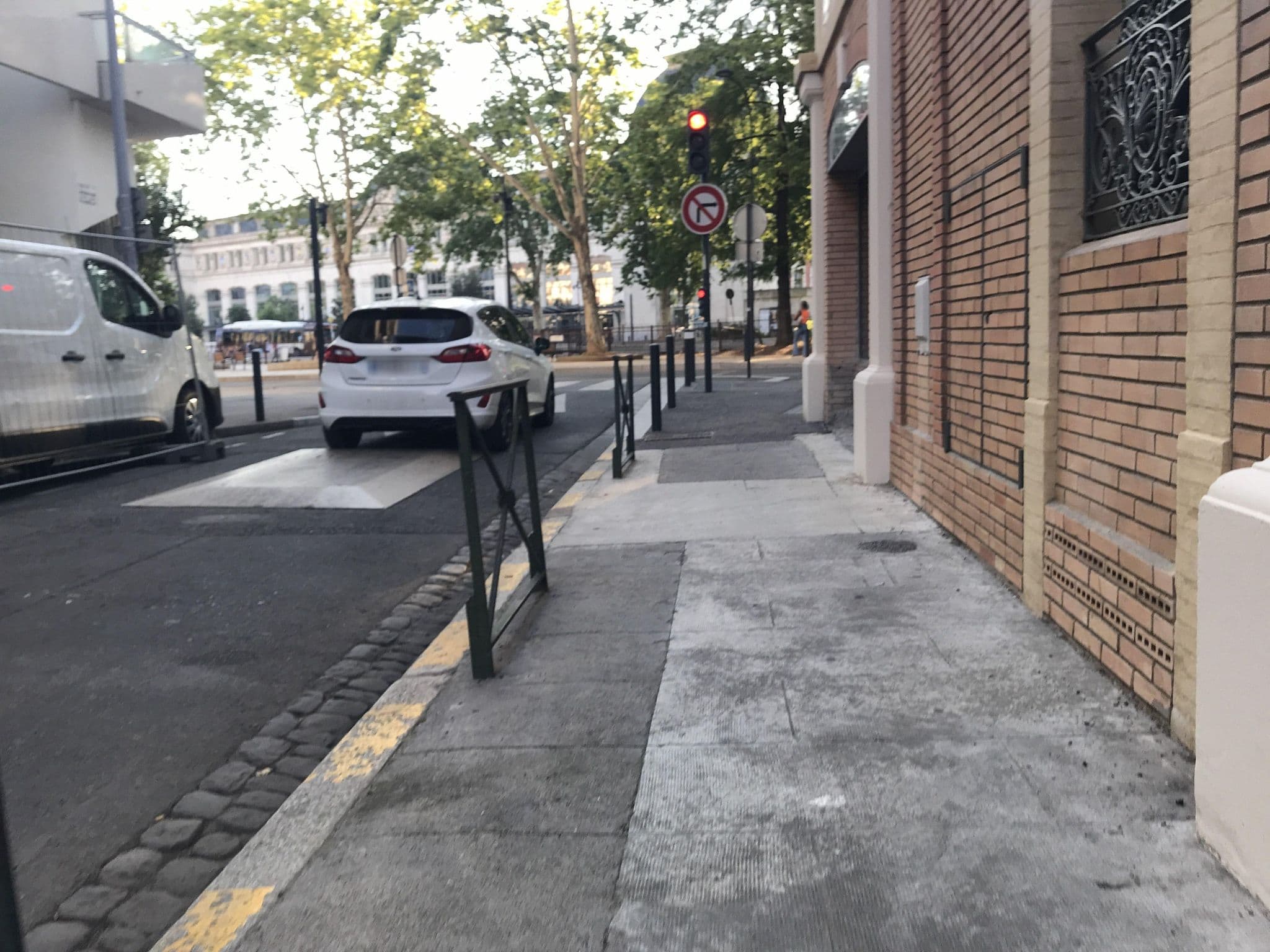 Street view near Hôtel d'Orsay, Toulouse — © miguel_andrade (CC BY-SA · Mapillary)