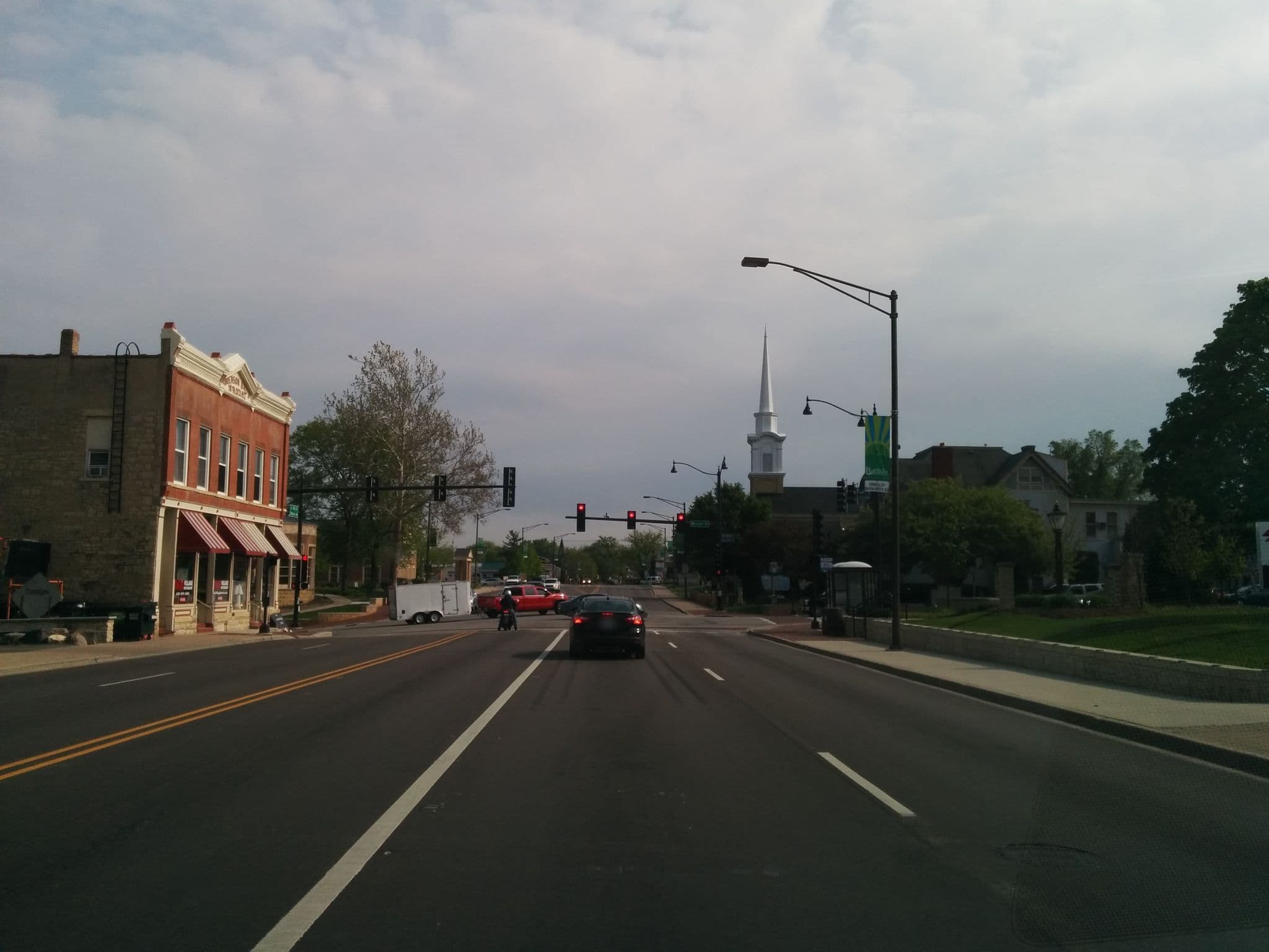 Street view near Crowne Plaza, Batavia — © garret (CC BY-SA · Mapillary)