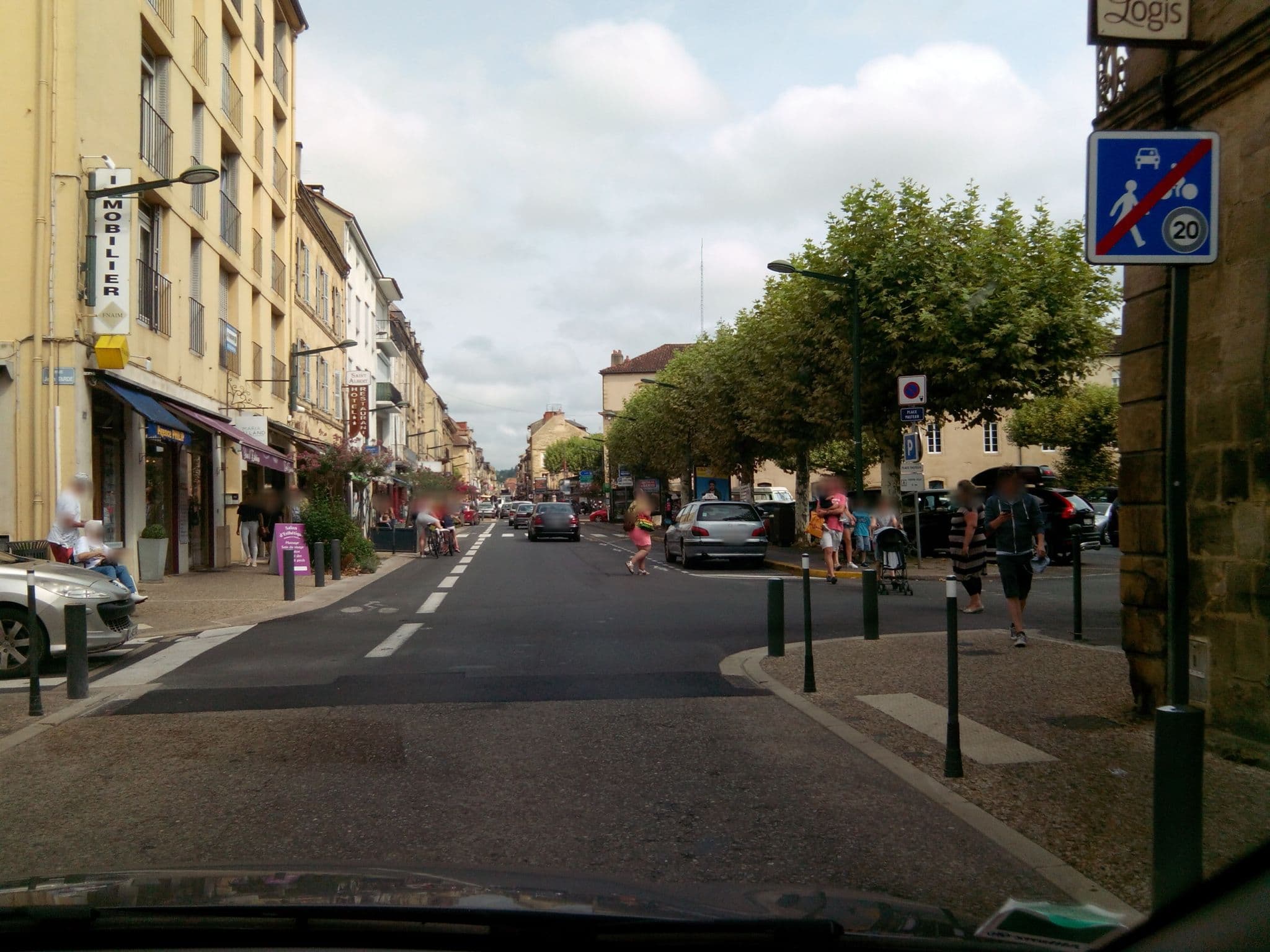 Street view near Hôtel Montaigne, Sarlat-la-Canéda — © alainproviste (CC BY-SA · Mapillary)