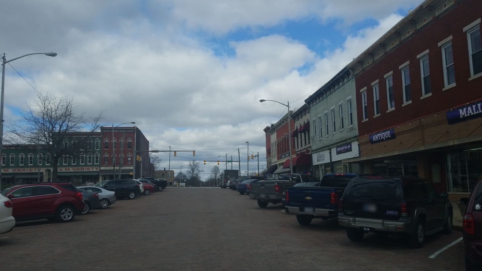 Street view near Old Jail Inn Parke County, Brazil — © jbthemilker (CC BY-SA · Mapillary)