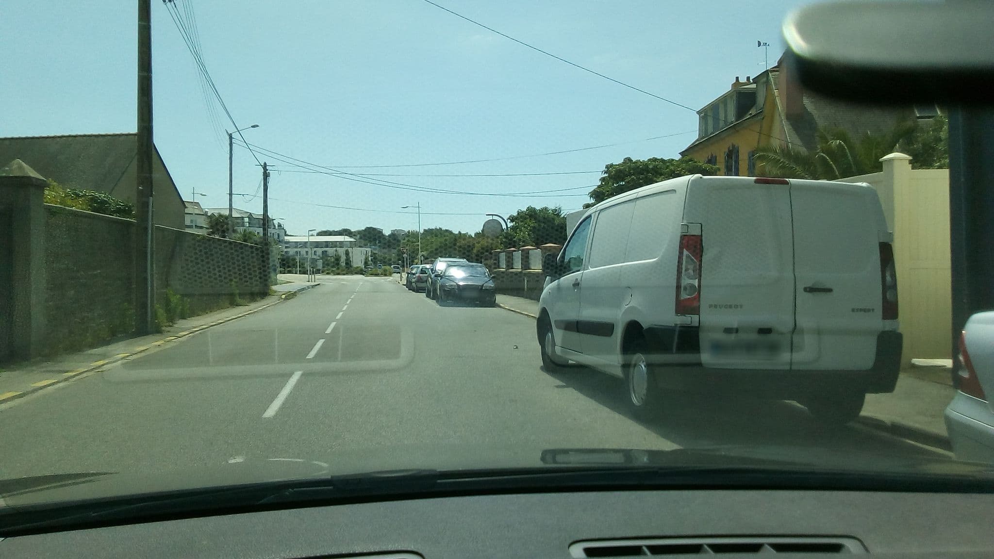 Street view near Les Sables Blancs, Concarneau — © cemcarfil (CC BY-SA · Mapillary)