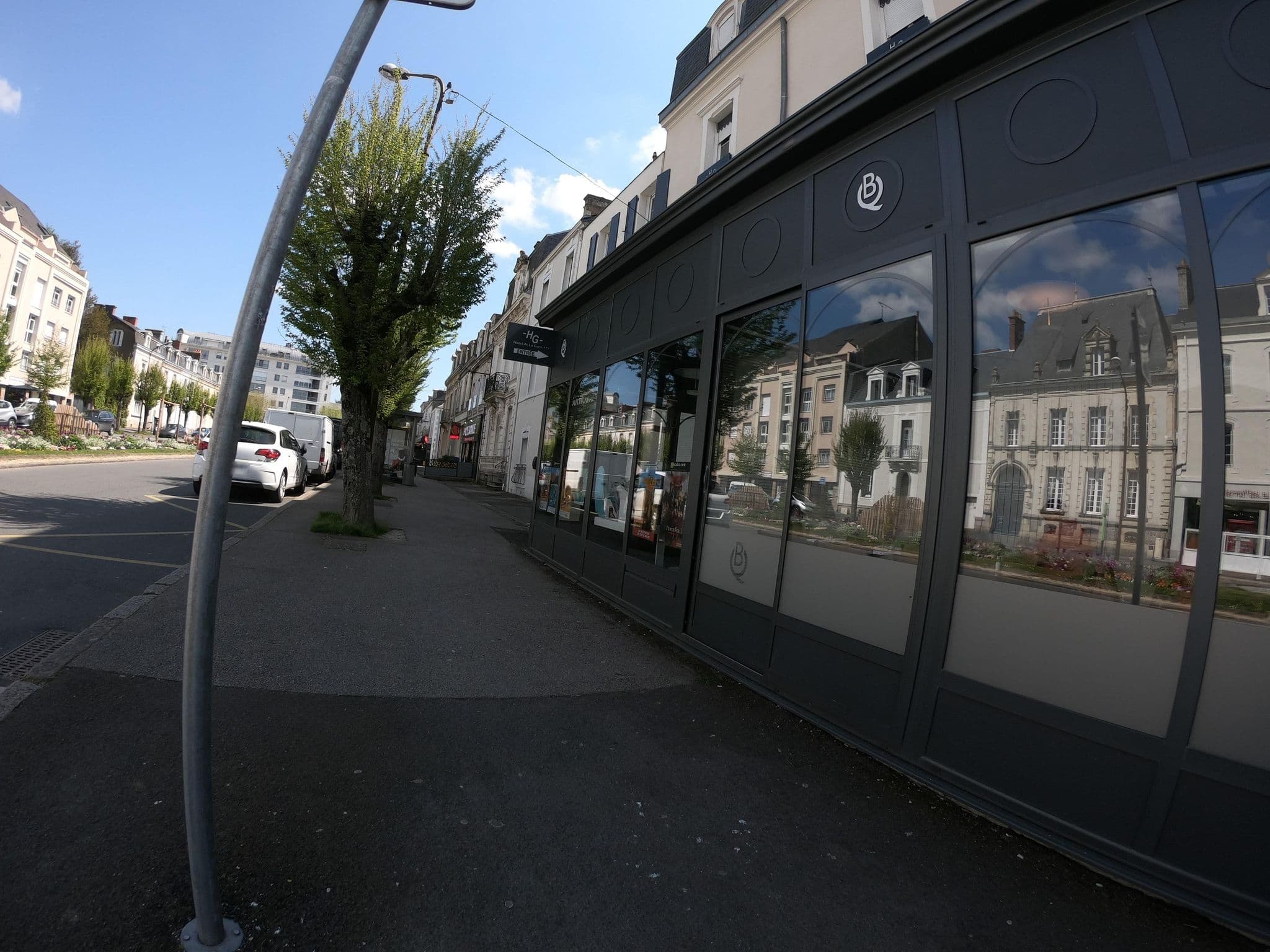 Street view near Hôtel de la Gare, La Roche-sur-Yon — © cartocite (CC BY-SA · Mapillary)