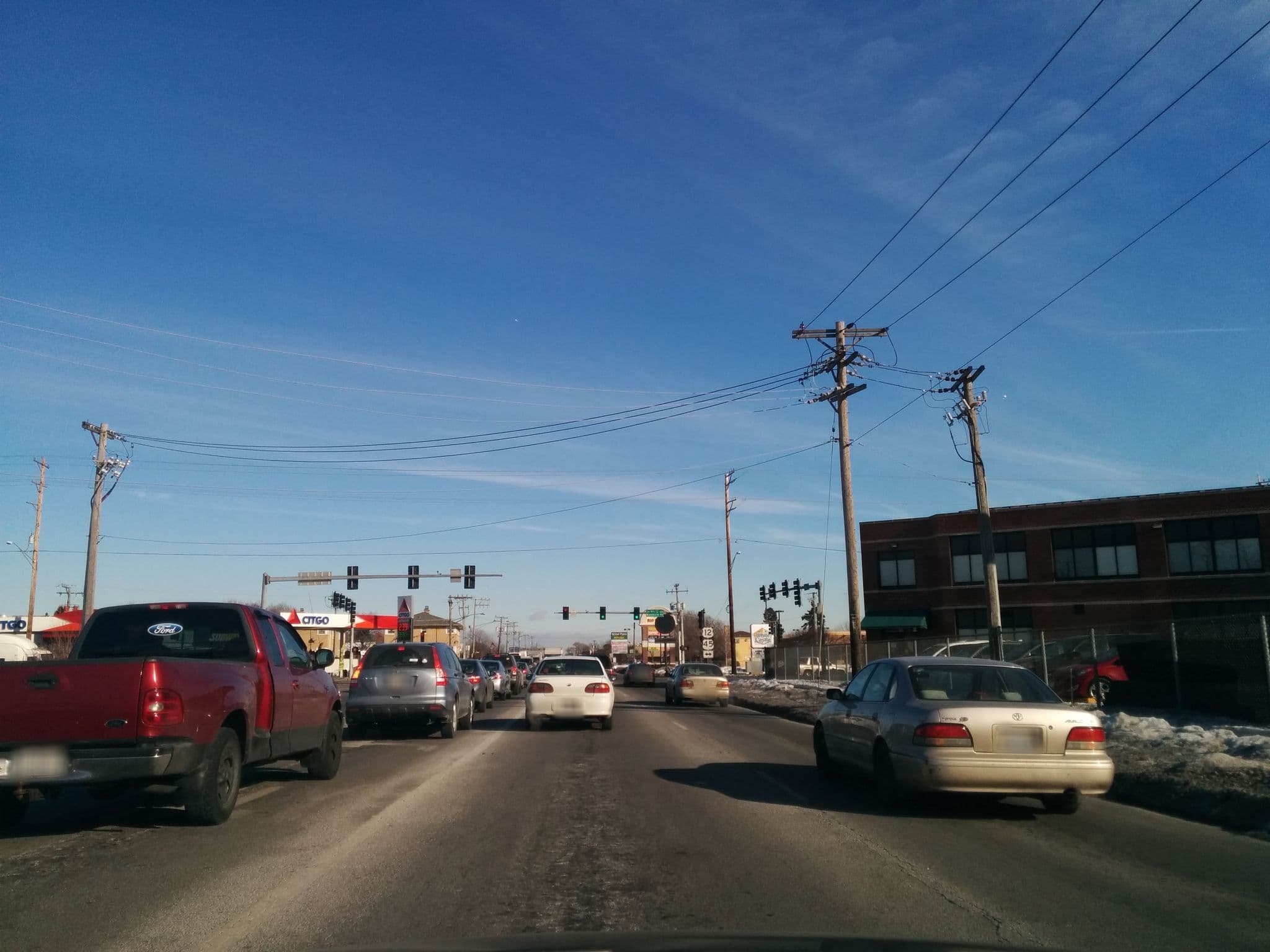 Street view near Wyndham O Hare Hotel, Northlake — © garret (CC BY-SA · Mapillary)