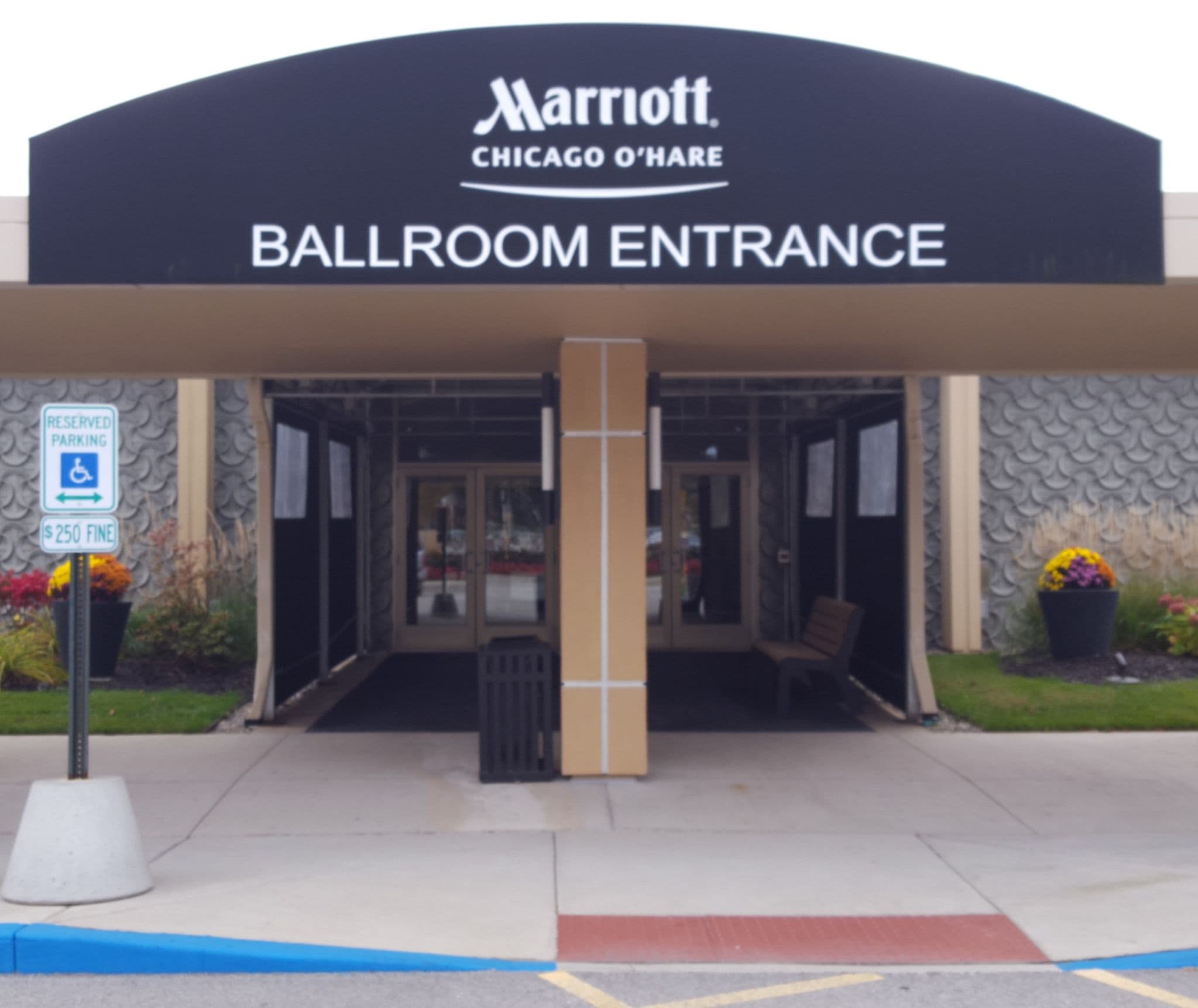 Street view near European Bridal Expo, Norridge — © jdd (CC BY-SA · Mapillary)