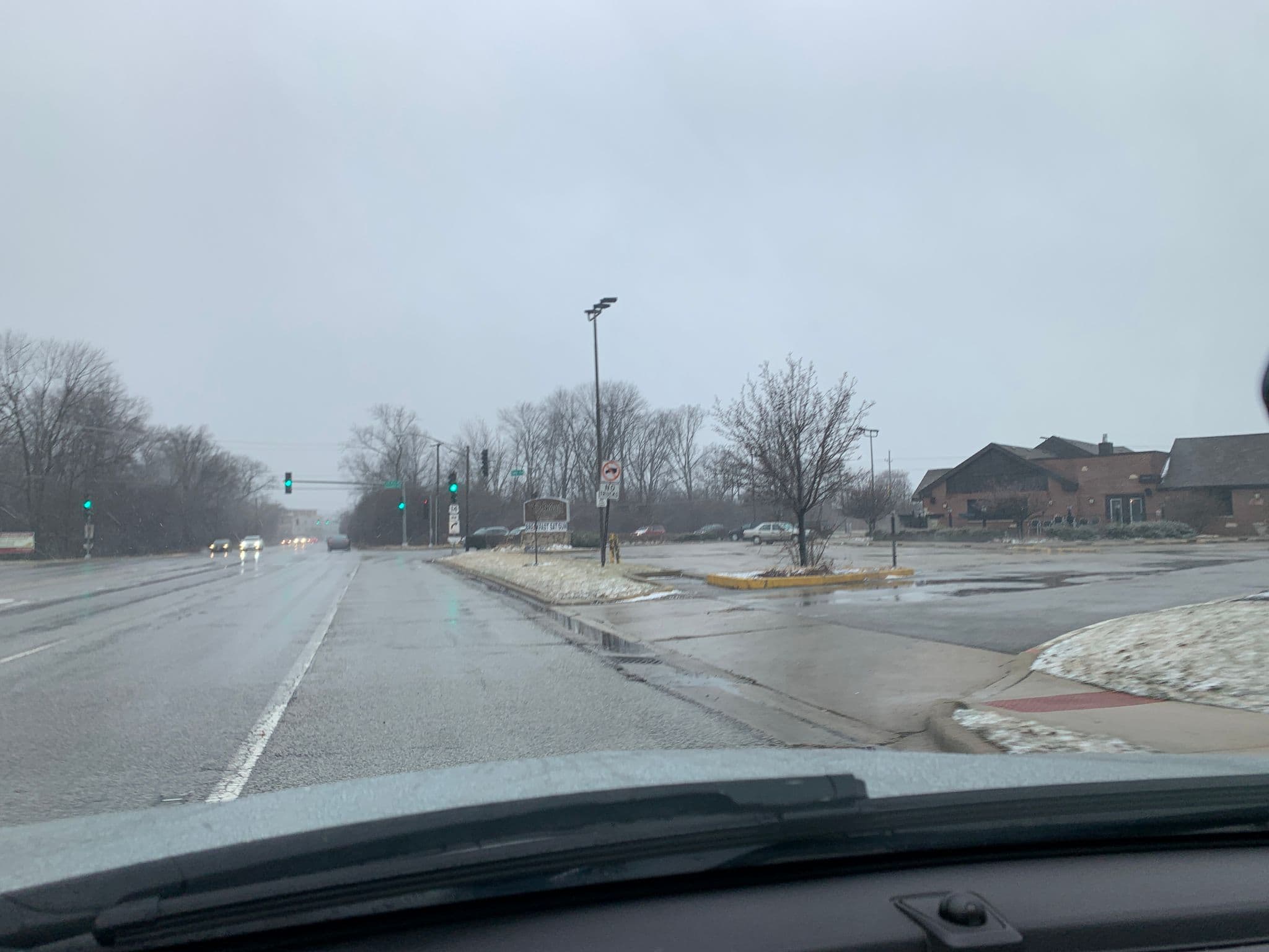 Street view near Days Inn Niles Skokie Chicago, Niles — © tonib (CC BY-SA · Mapillary)
