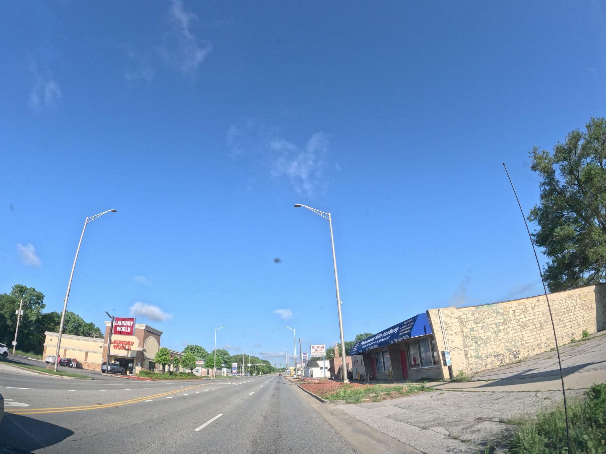 Street view near Hi-Way Motel, Markham — © vorpalblade (CC BY-SA · Mapillary)