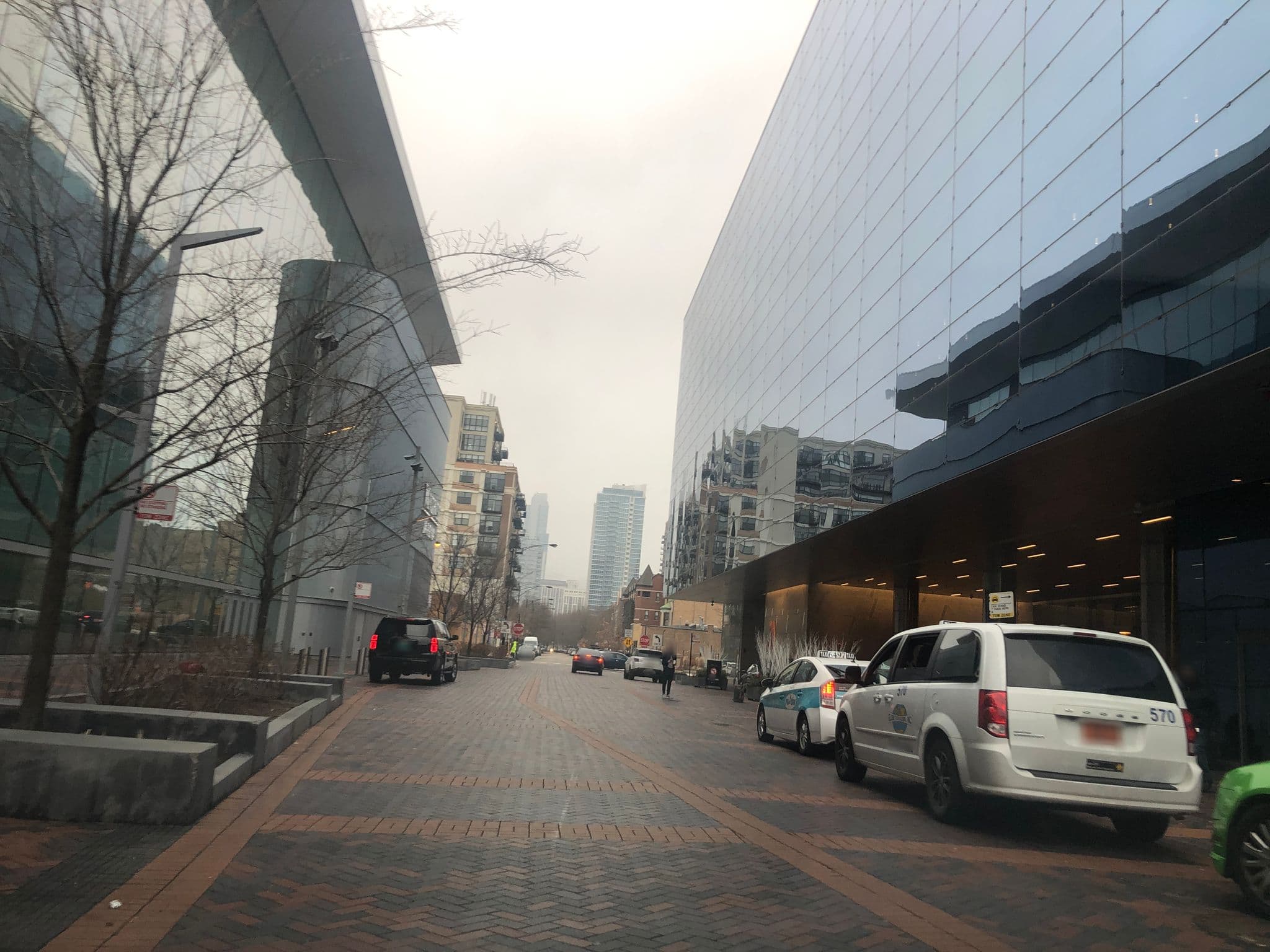 Street view near Room 2343, Near South Side — © glendachagas (CC BY-SA · Mapillary)