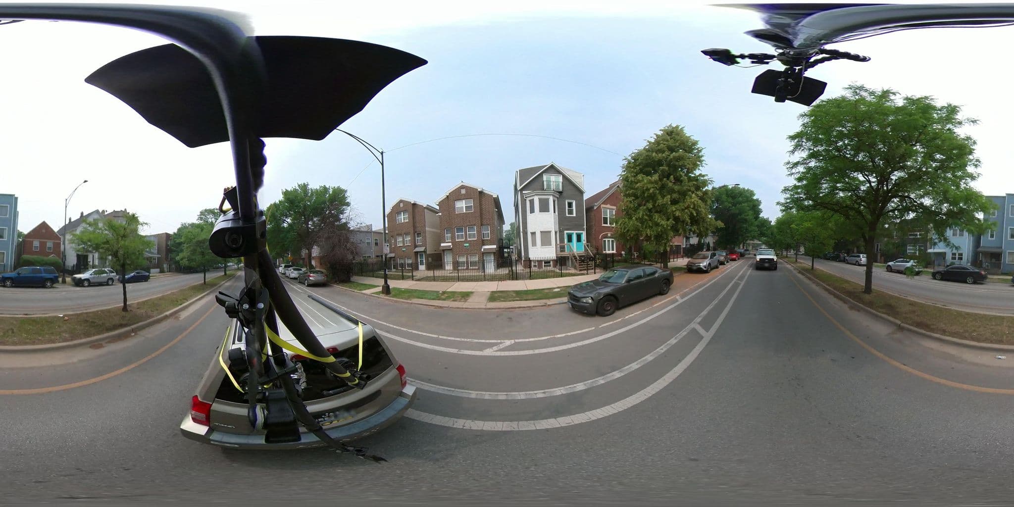 Street view near Bangtel, Logan Square — © hmhtb (CC BY-SA · Mapillary)