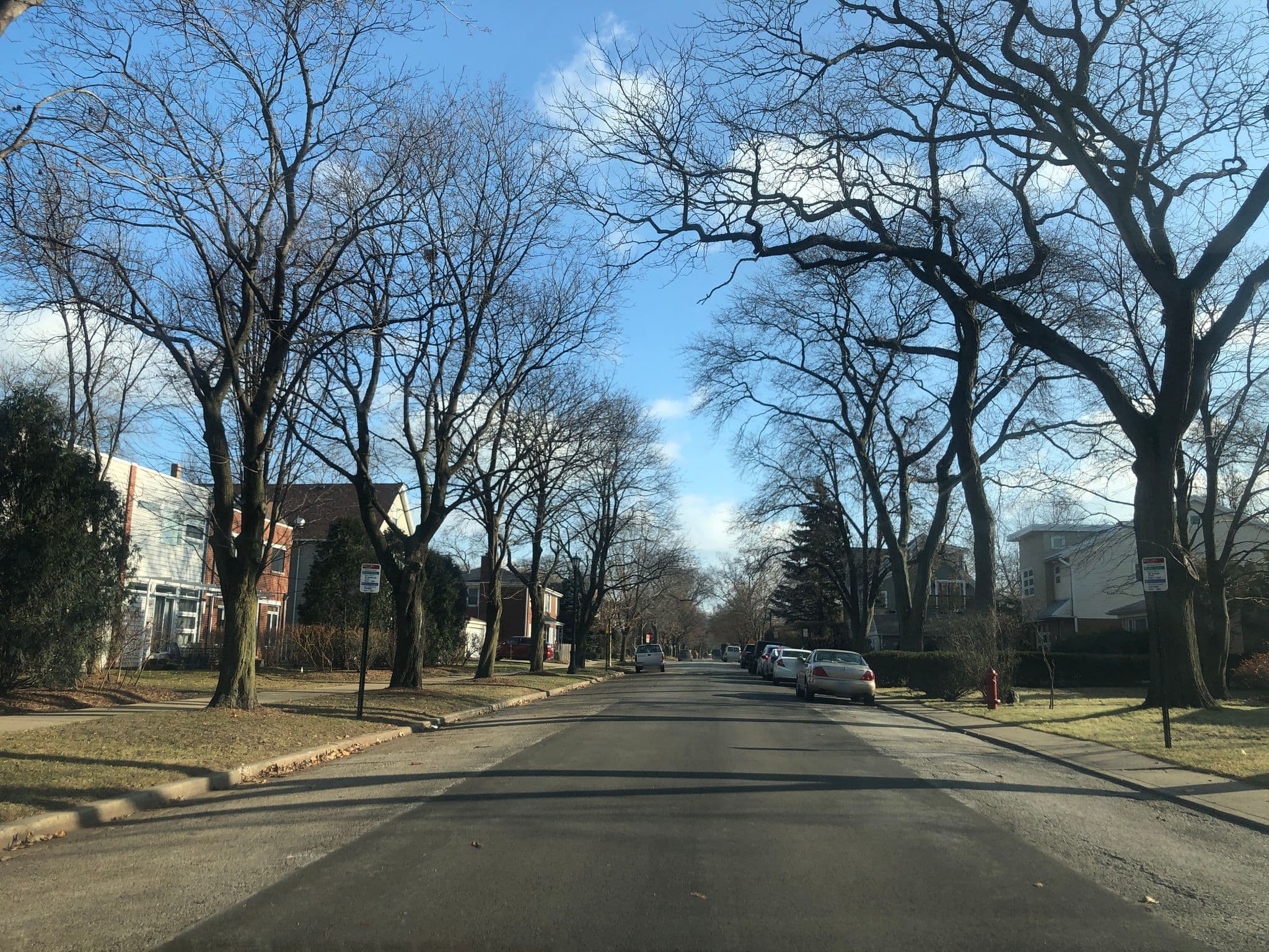 Street view near Laying All Cozy Next To Face., Evanston — © glendachagas (CC BY-SA · Mapillary)
