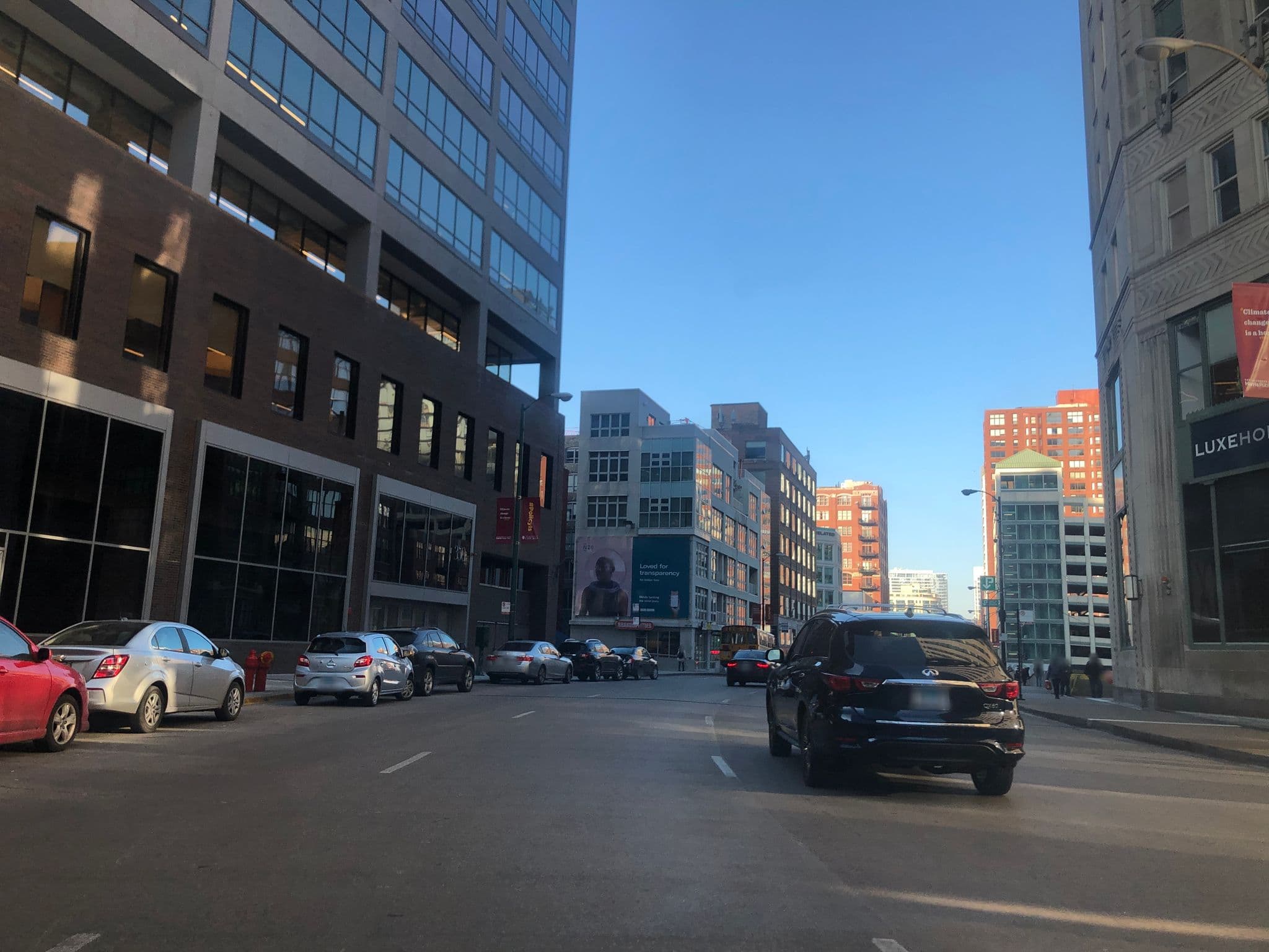 Street view near voco Chicago Downtown, Chicago Loop — © glendachagas (CC BY-SA · Mapillary)