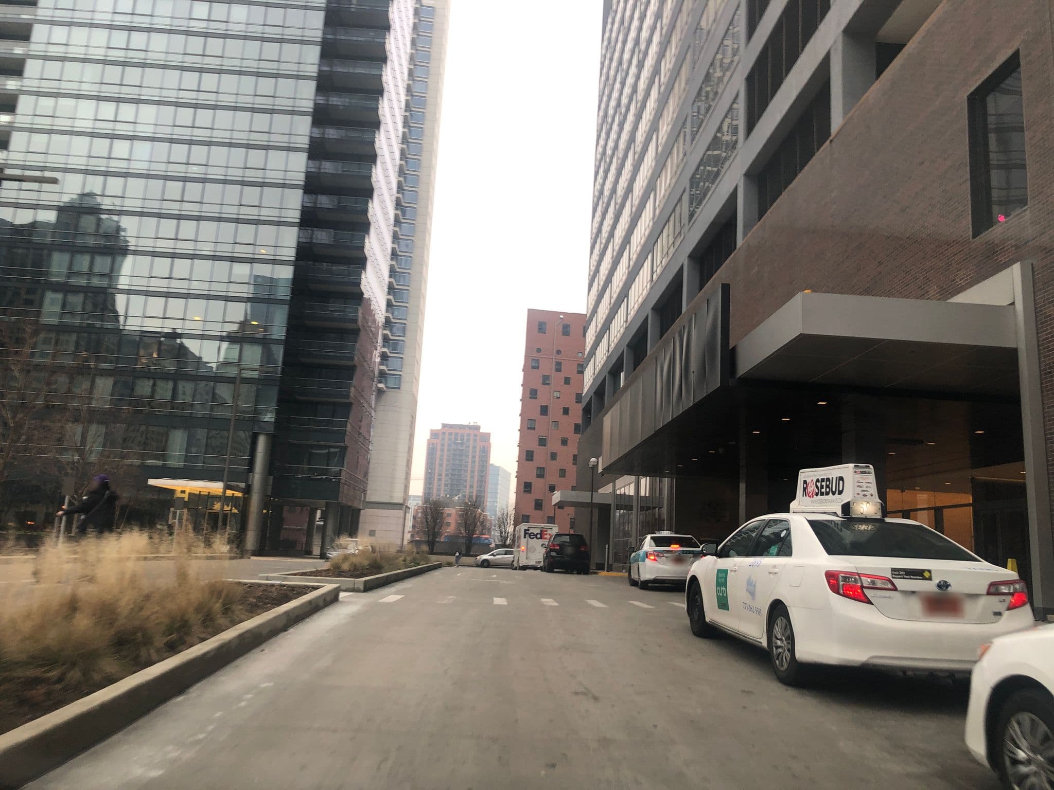 Street view near Holiday Inn Pool, Chicago Loop — © glendachagas (CC BY-SA · Mapillary)