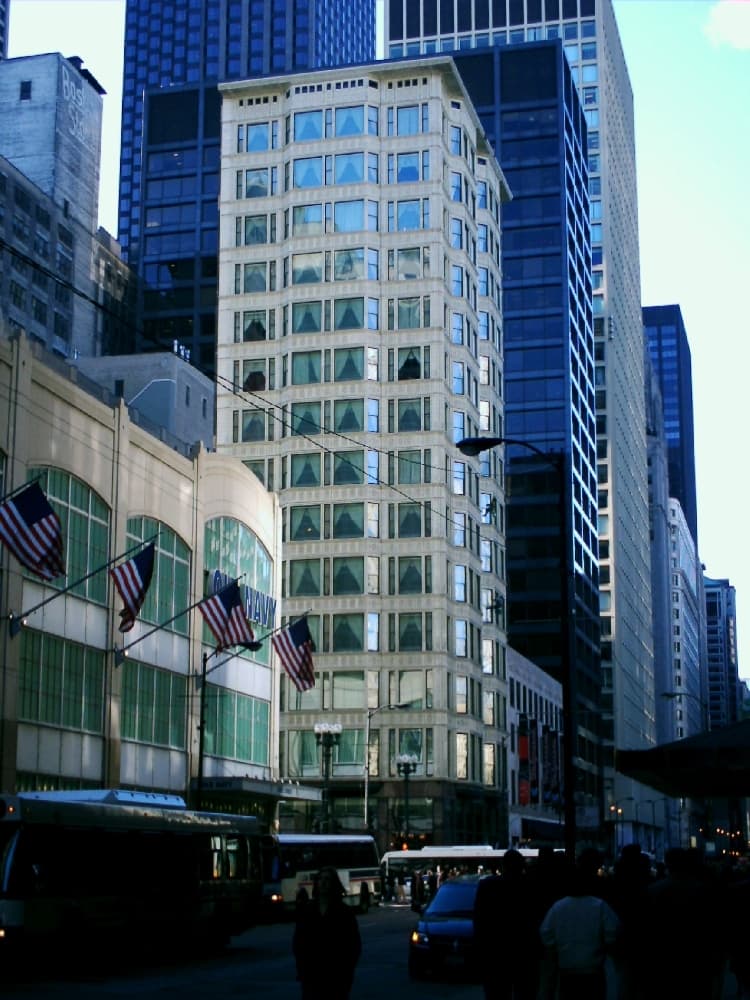 Reliance Building (via Wikimedia Commons, CC BY-SA 2.5)
