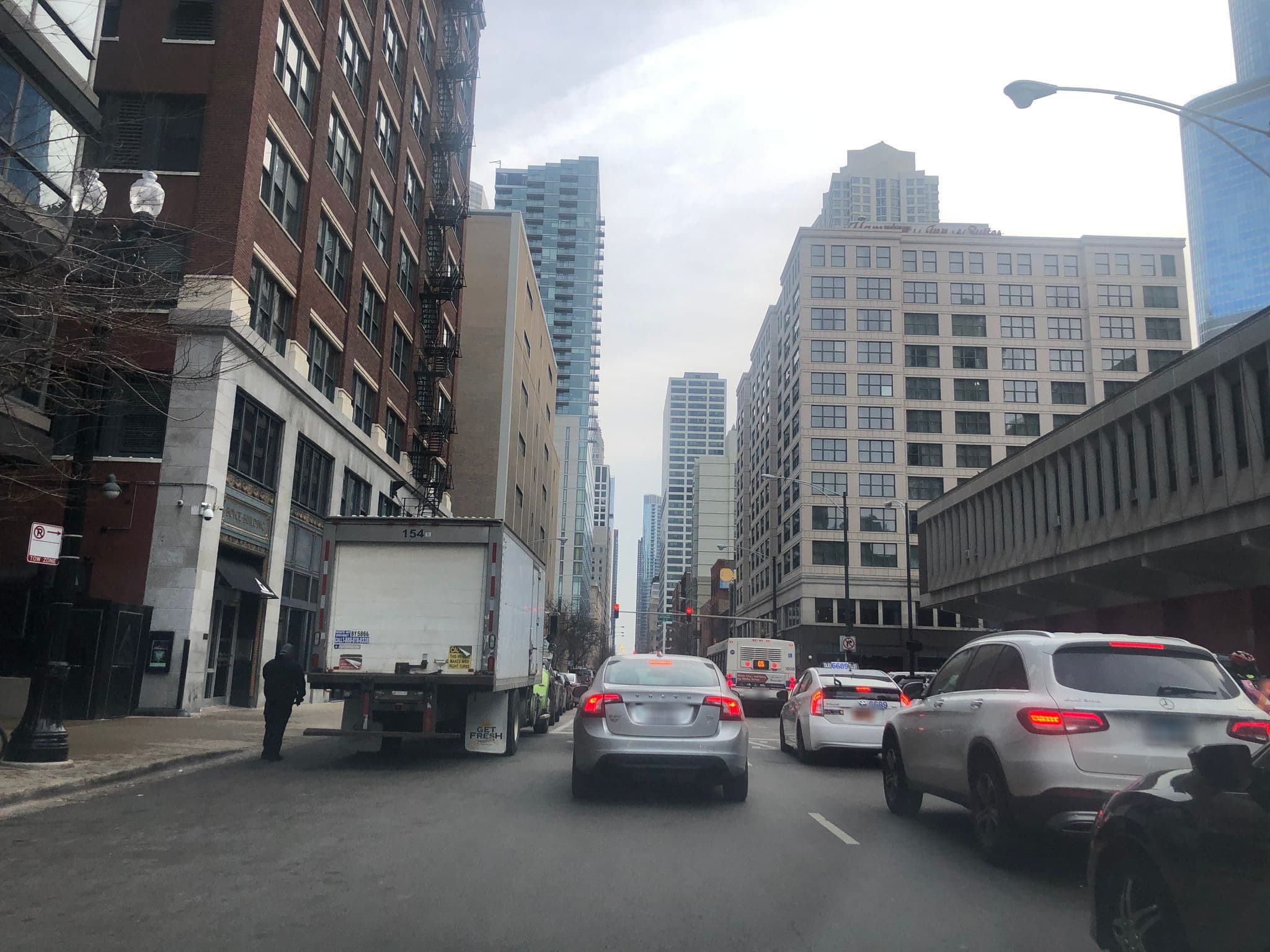 Street view near Fairfield Inn by Marriott, Chicago Loop — © glendachagas (CC BY-SA · Mapillary)