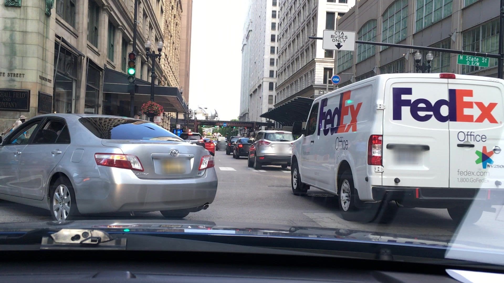 Street view near Staypineapple, Chicago Loop — © lvl5 (CC BY-SA · Mapillary)
