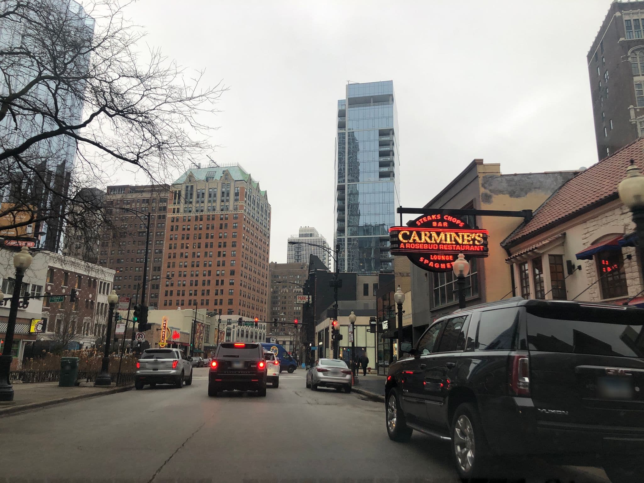 Street view near The Sutton Place Hotel, Near North Side — © glendachagas (CC BY-SA · Mapillary)