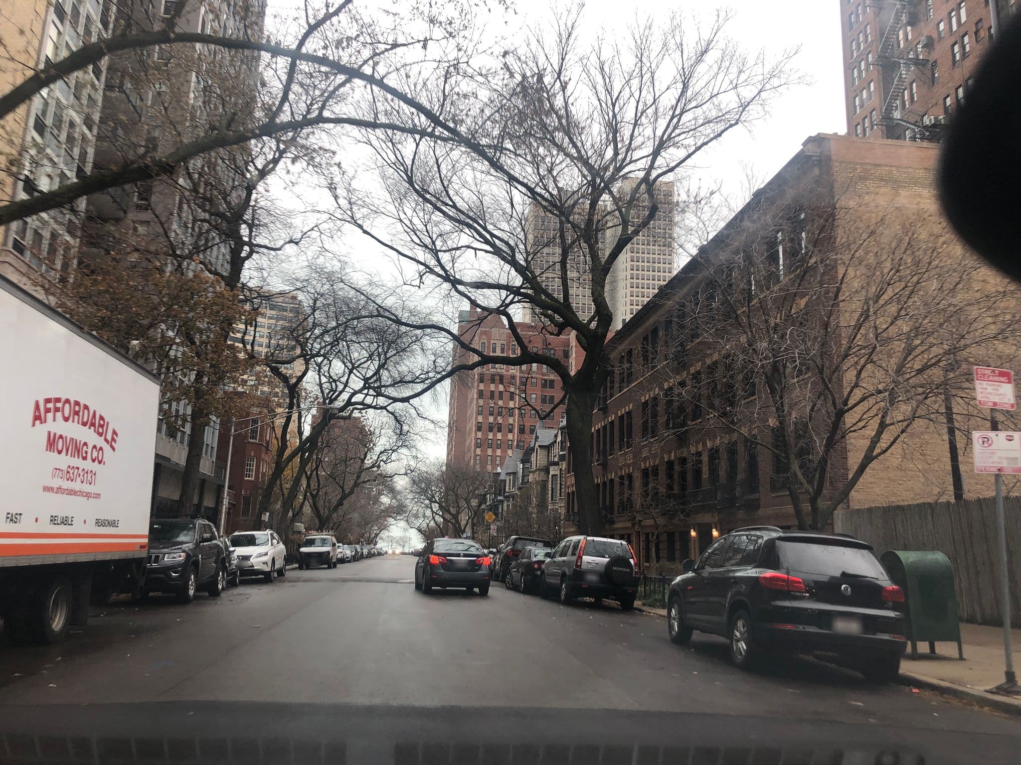 Street view near Cab 214, Near North Side — © glendachagas (CC BY-SA · Mapillary)