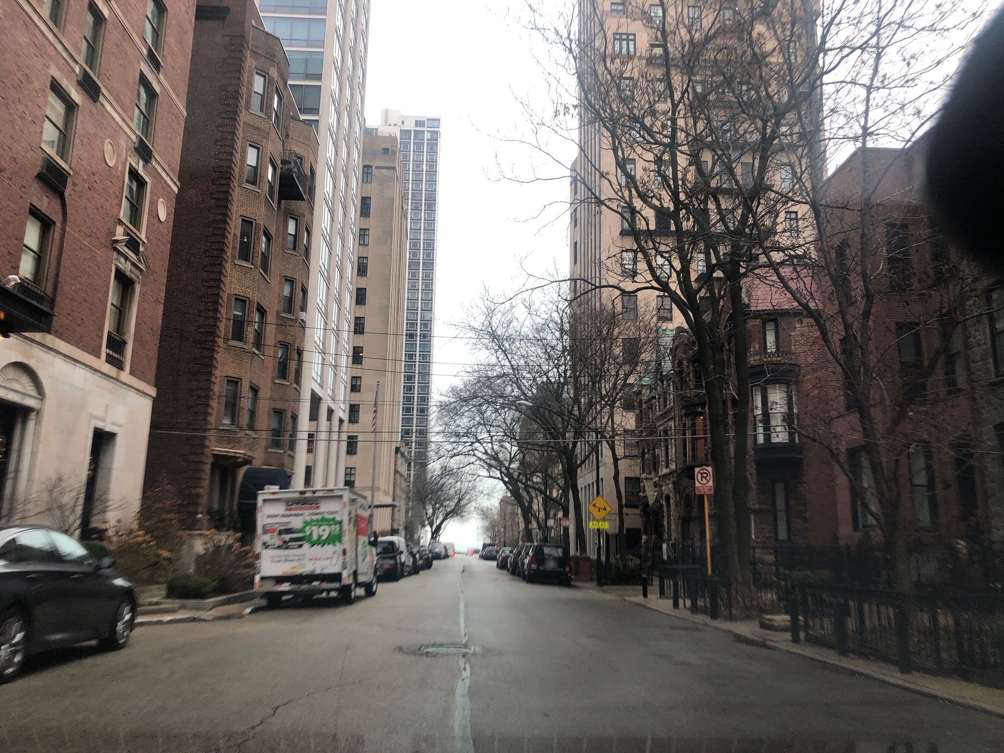 Street view near Ambassador East Hotel, Near North Side — © glendachagas (CC BY-SA · Mapillary)