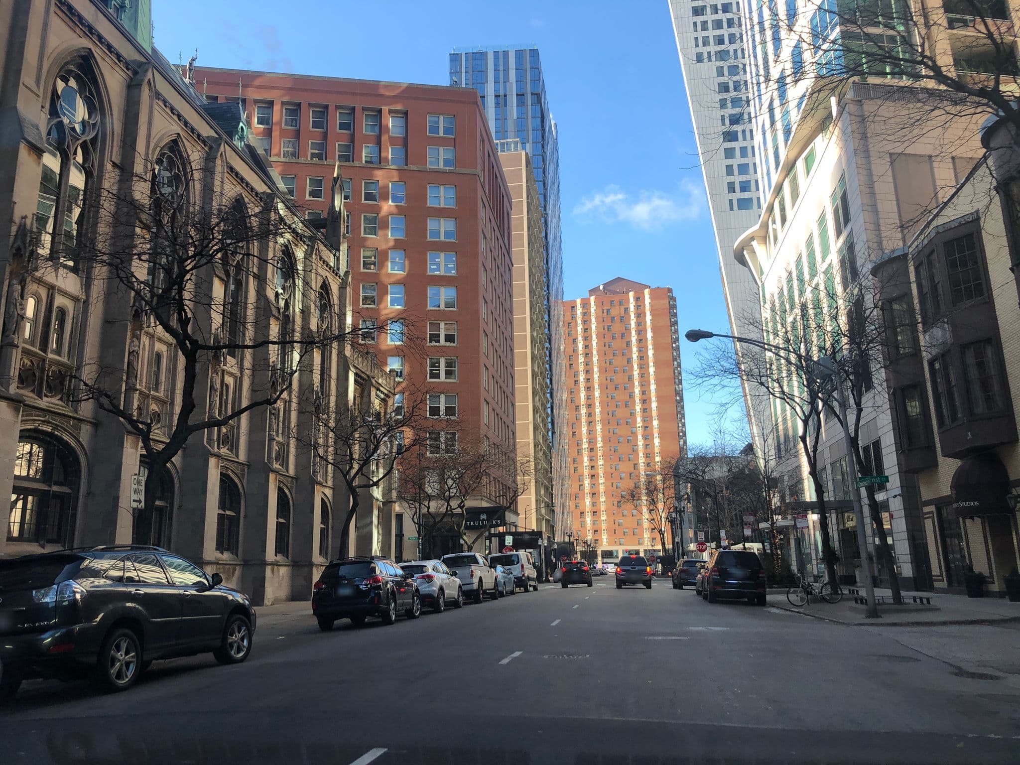 Street view near The Tremont Chicago Hotel at Magnificent Mile, Near North Side — © glendachagas (CC BY-SA · Mapillary)
