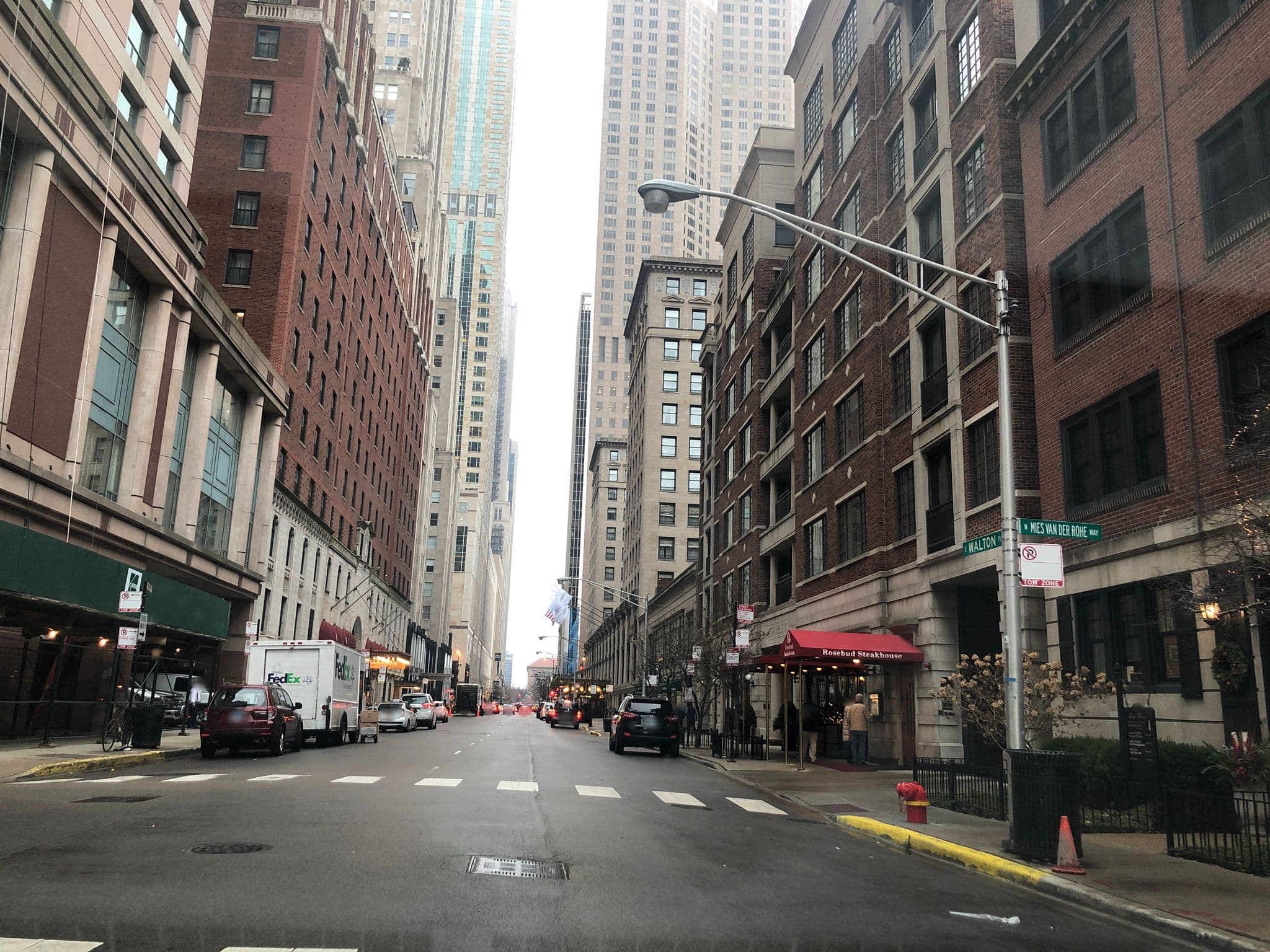 Street view near The Pot, Near North Side — © glendachagas (CC BY-SA · Mapillary)