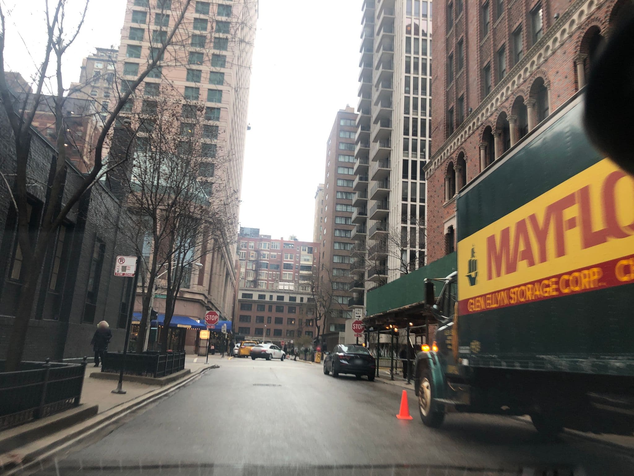 Street view near Raffaello Chicago, Near North Side — © glendachagas (CC BY-SA · Mapillary)