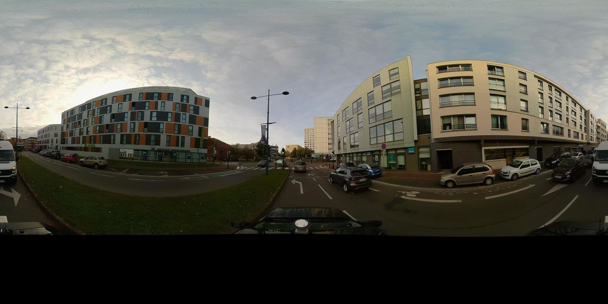 Street view near B&B Hôtel, Tourcoing — © meldig (CC BY-SA · Mapillary)