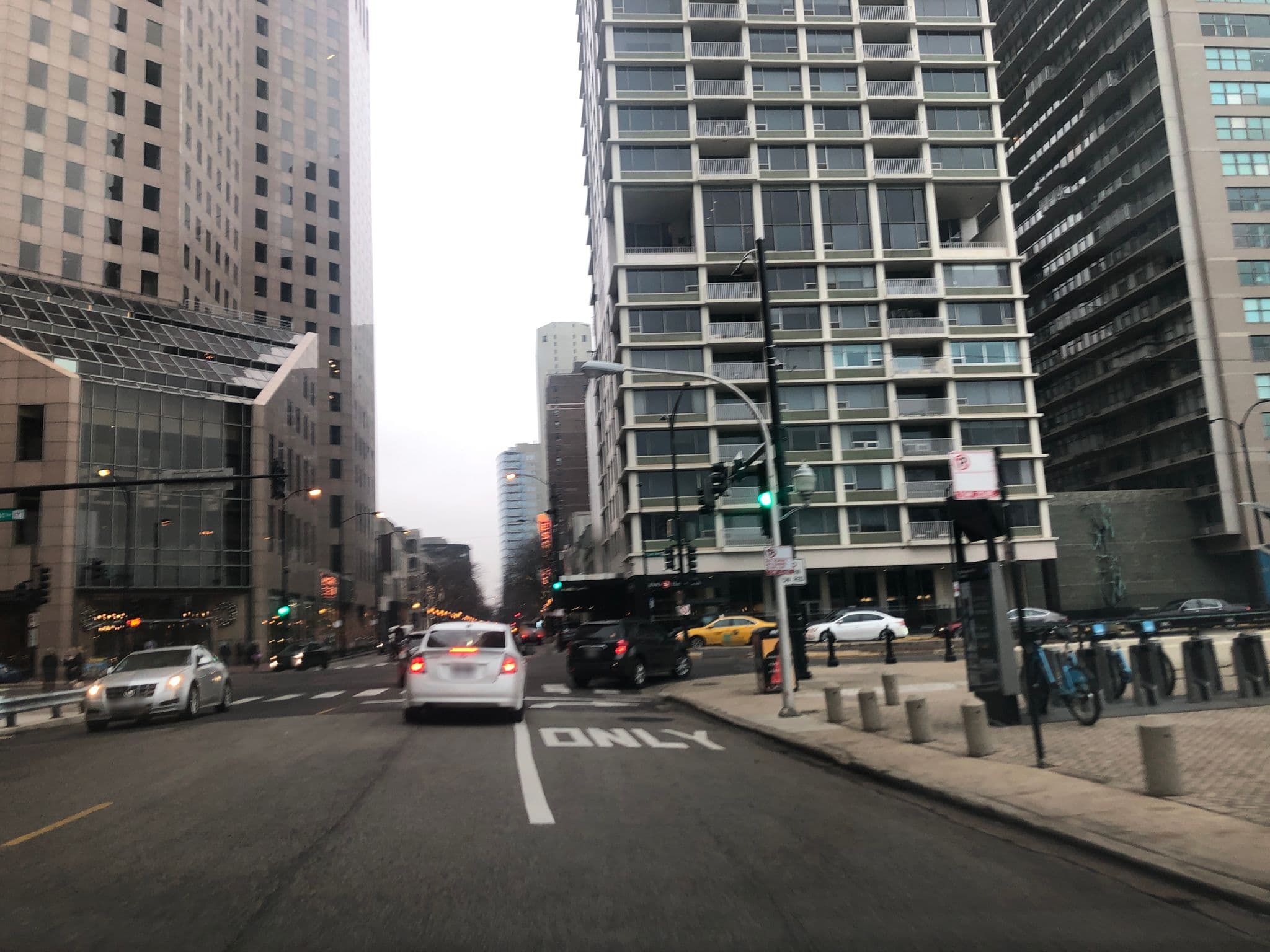 Street view near Executive Lounge at The Drake, Near North Side — © glendachagas (CC BY-SA · Mapillary)