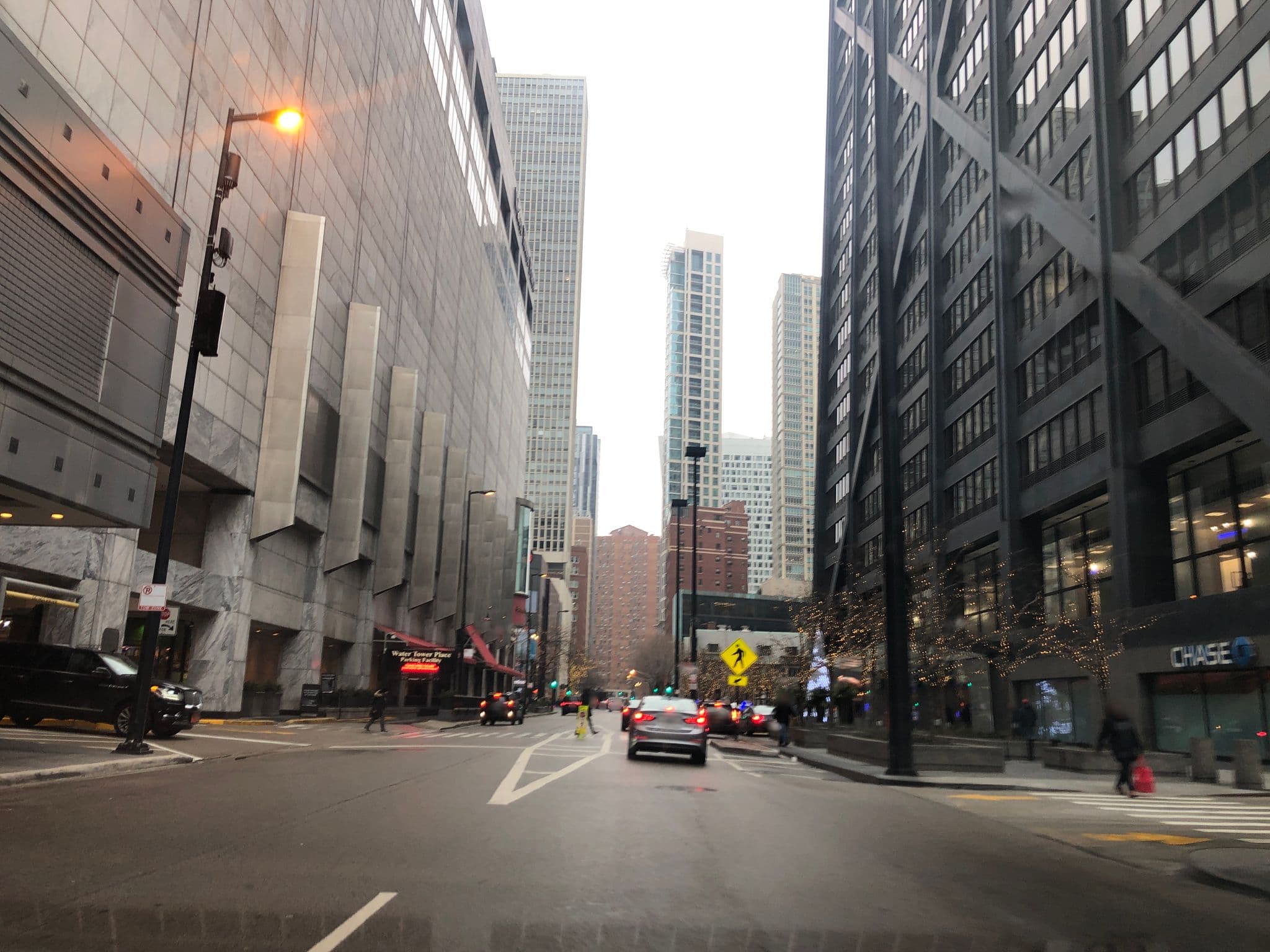 Street view near Ritz-Carlton Club Lounge, Near North Side — © glendachagas (CC BY-SA · Mapillary)